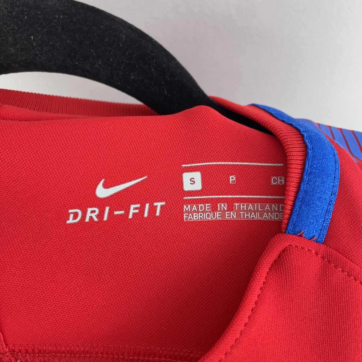 Nike Barcelona Training Nike Jersey Shirt Men 2017/2018 size S Size US S / EU 44-46 / 1 - 3 Thumbnail