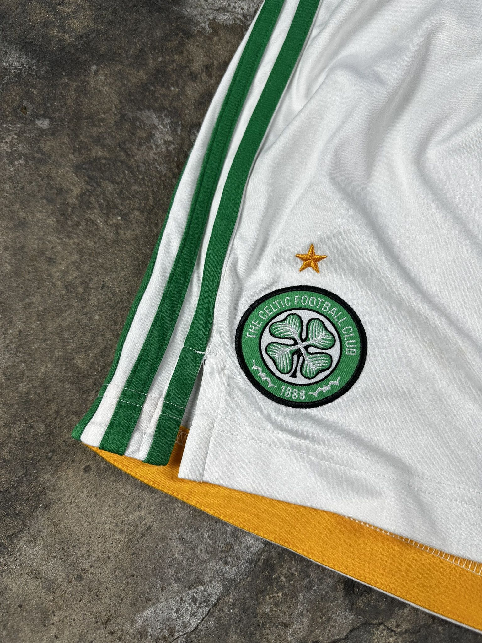 Adidas Vintage Y2k Adidas Celtic F.C. Soccer Shorts Blokecore Size US 34 / EU 50 - 5 Thumbnail