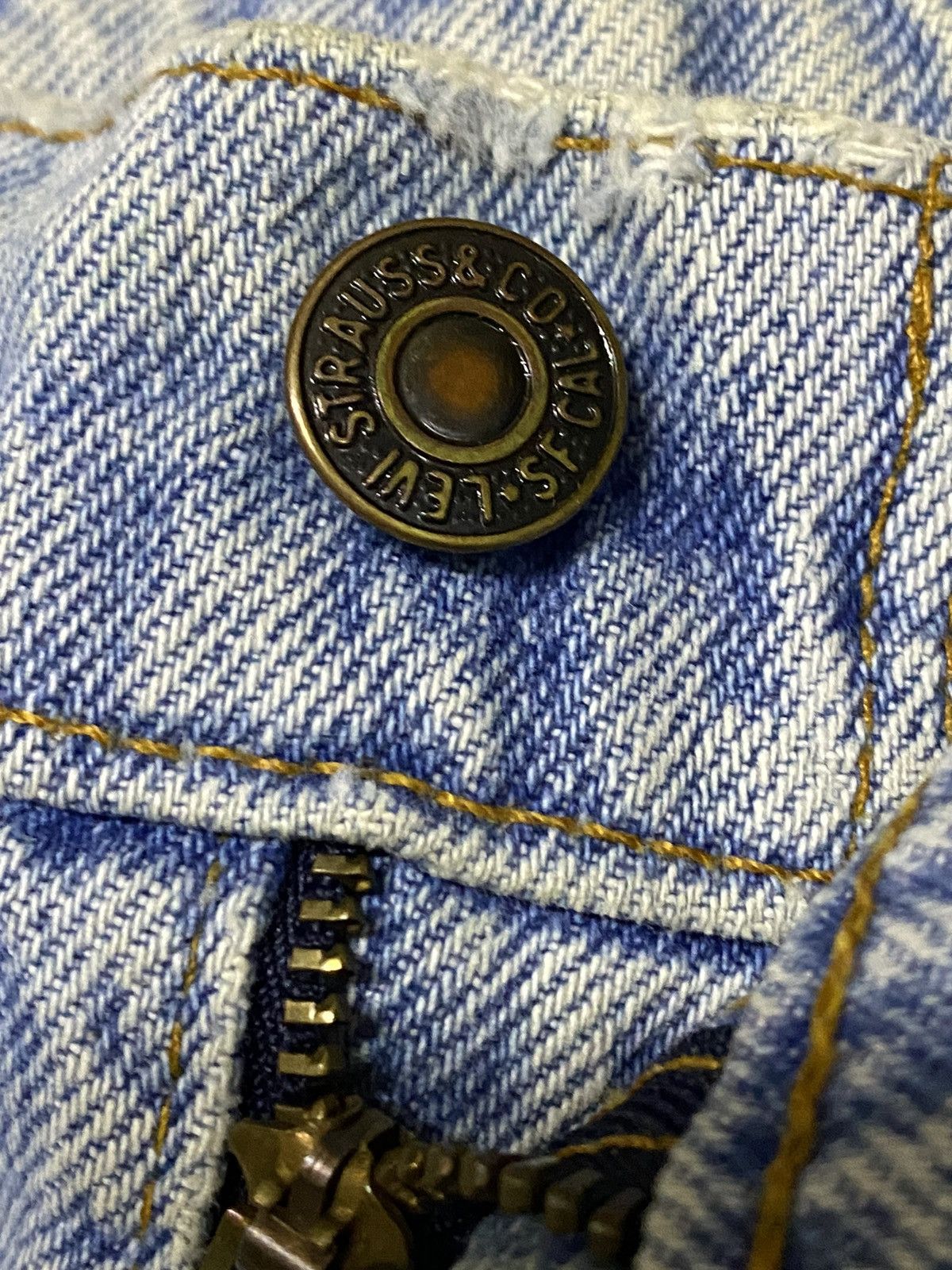 Levi's Vintage Clothing Vintage Levis 80s Faded Wash Distressed Style Loose Jeans Size US 32 / EU 48 - 10 Thumbnail