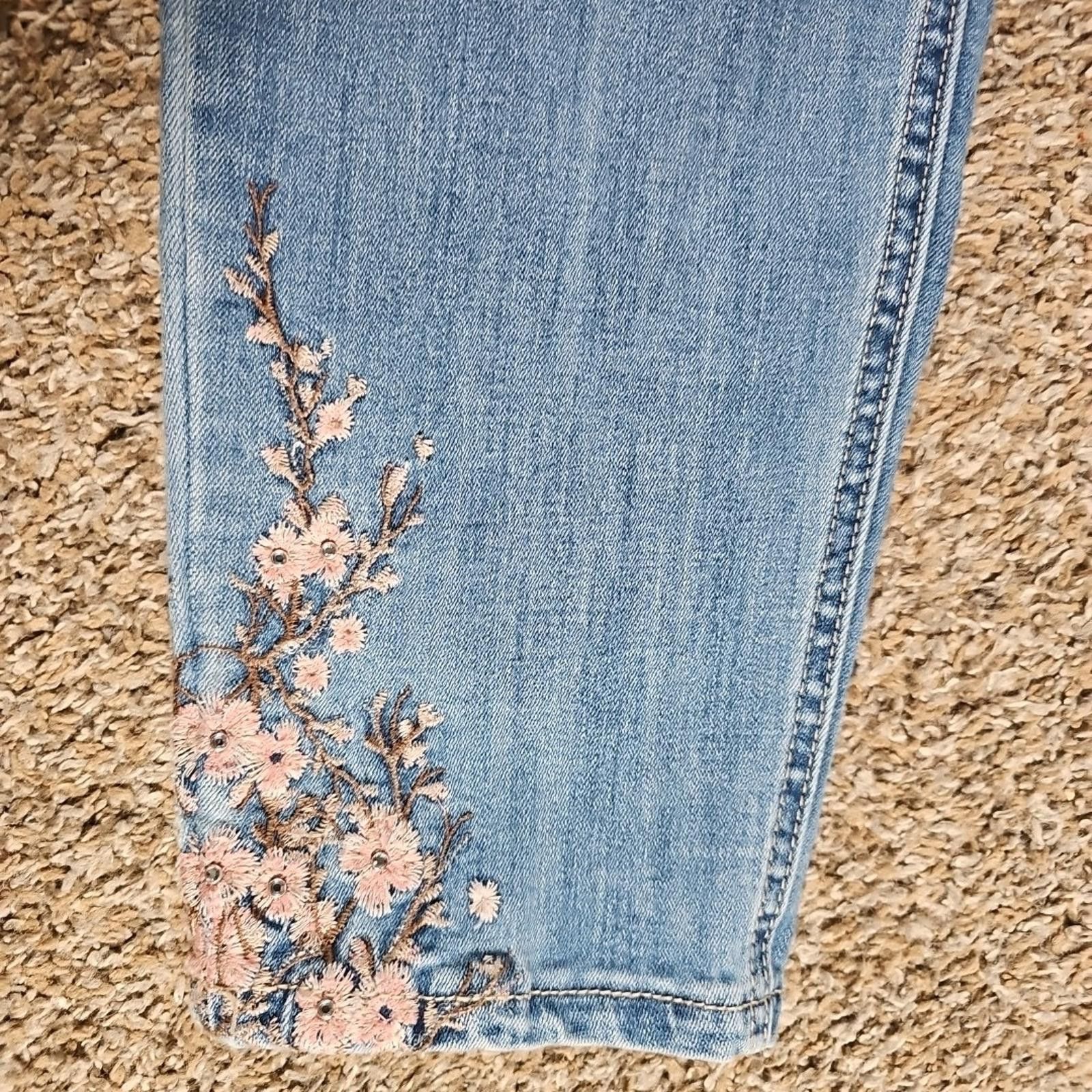 Other Christopher Banks Sz 12 Embroidered Floral Jeans Size 34" / US 12 / IT 48 - 4 Thumbnail