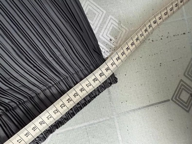 Issey Miyake Issey Miyake size:2 Black pleated trousers Size 31" - 3 Thumbnail