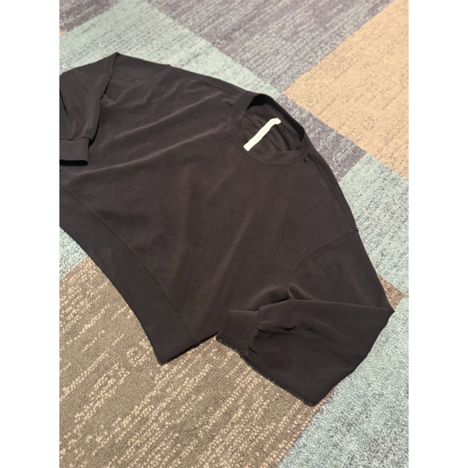 Lululemon Lululemon Softstreme Cropped Oversized Crew Sweatshirt Black Sz 12 Women Pullover Yoga Activewear Size XL / US 12-14 / IT 48-50 - 4 Thumbnail