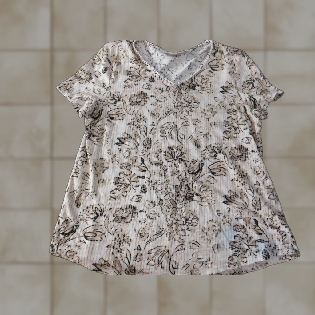 Vintage Chicos Blouse Shirt Womens V-Neck Beige Floral Stretch 100% Cotton Short Sleeve Pullover Regular Size 1 Classic Base Casual Men/Women? Size XS / US 0-2 / IT 36-38 - 1 Thumbnail