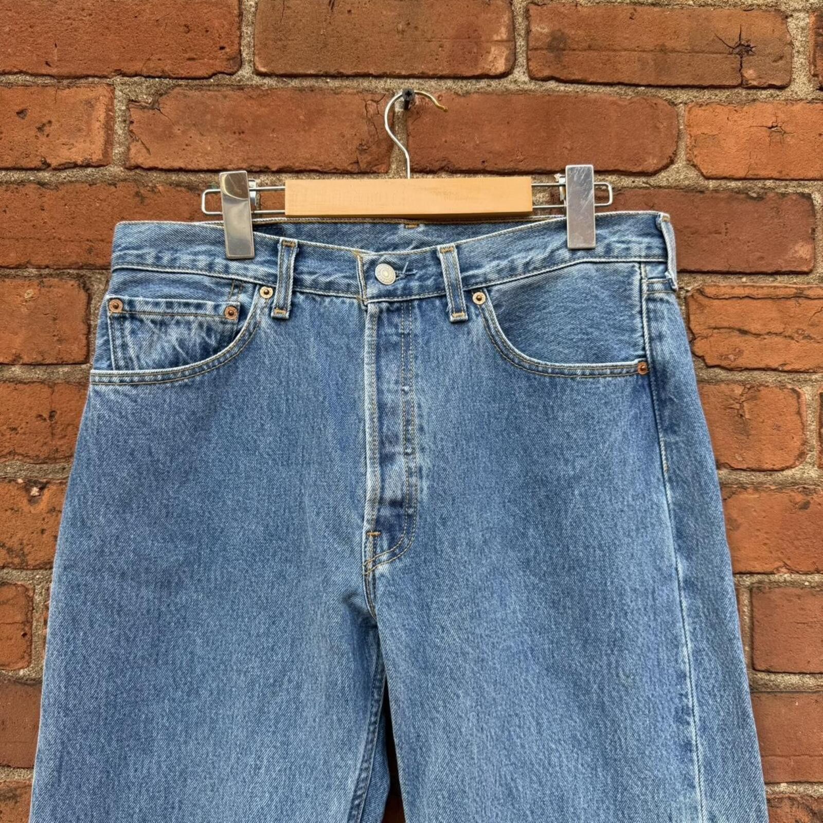 Levi's vintage Levi’s 501 jeans made in Canada 32x32 2002 Size US 32 / EU 48 - 2 Thumbnail