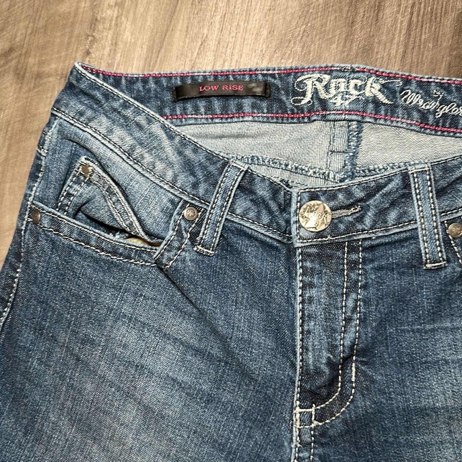 Wrangler Rock 47 Wrangler Low Rise Boot Cut Jeans - 5/6x32 Size 28" / US 6 / IT 42 - 6 Thumbnail