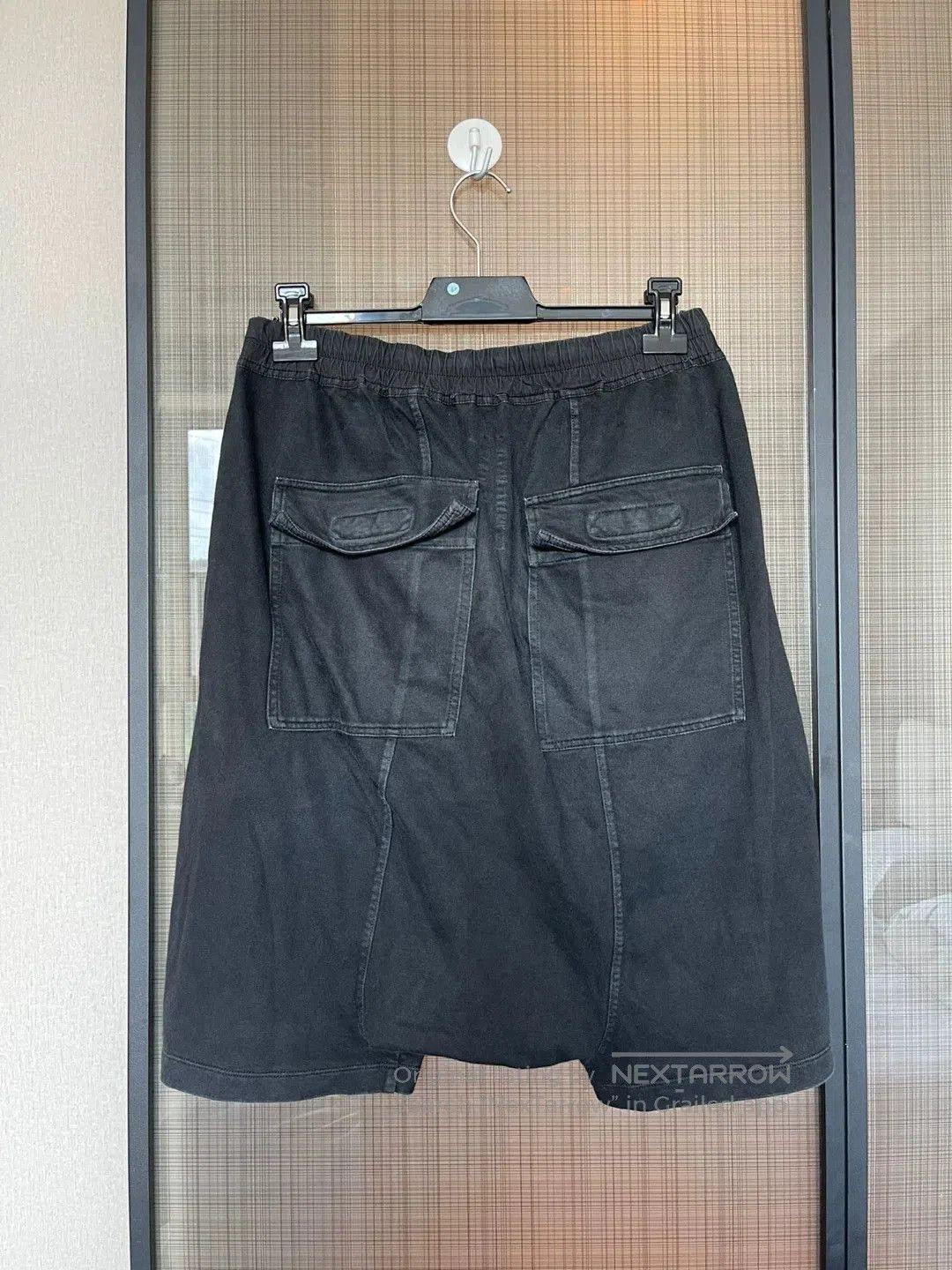 Rick Owens Drkshdw black relaxed fit men's shorts. Size US 38 / EU 54 - 2 Thumbnail