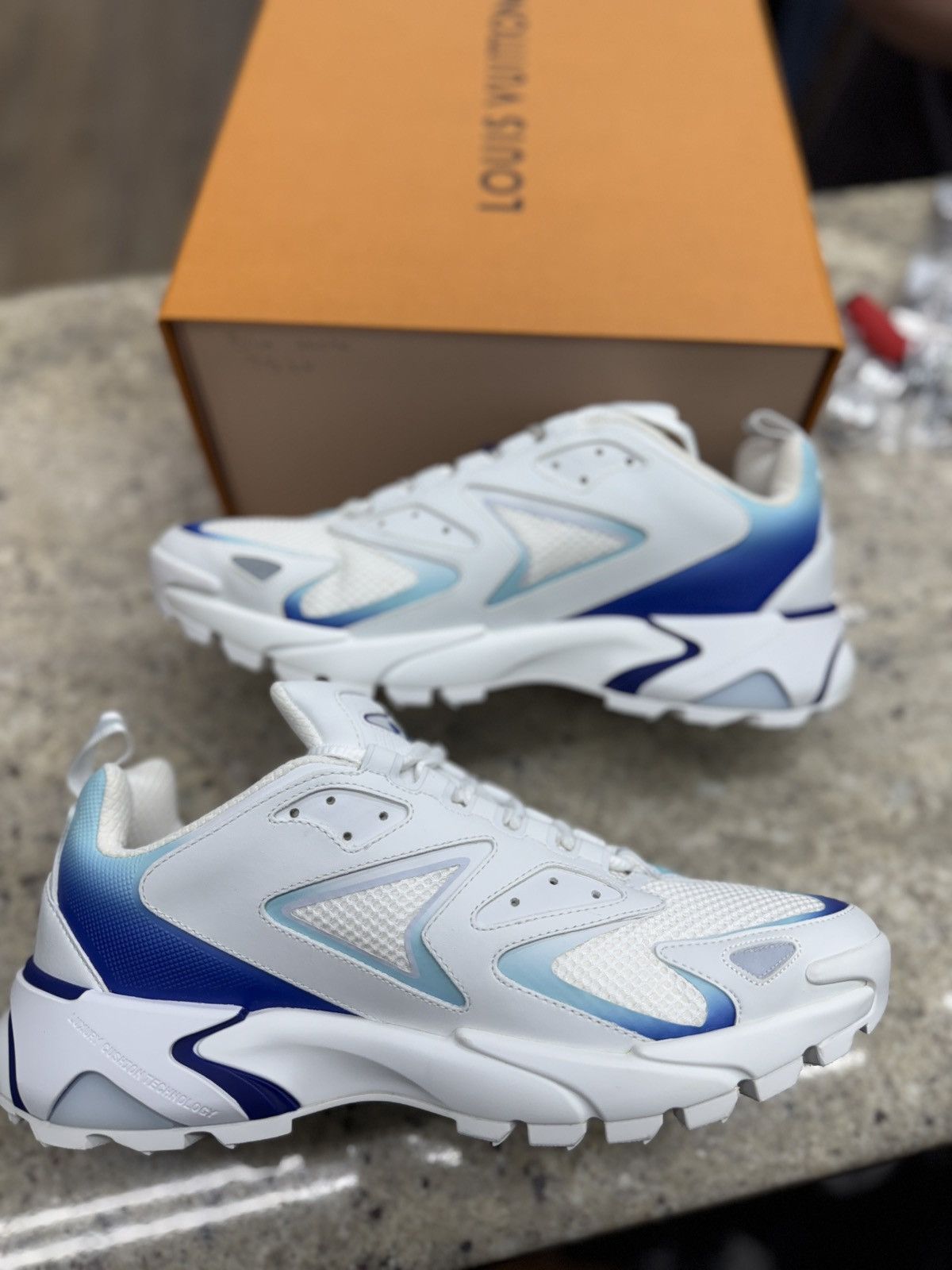 Louis Vuitton Louis Vuitton Blue/White Tactic Runners Size US 9 / EU 42 - 2 Thumbnail