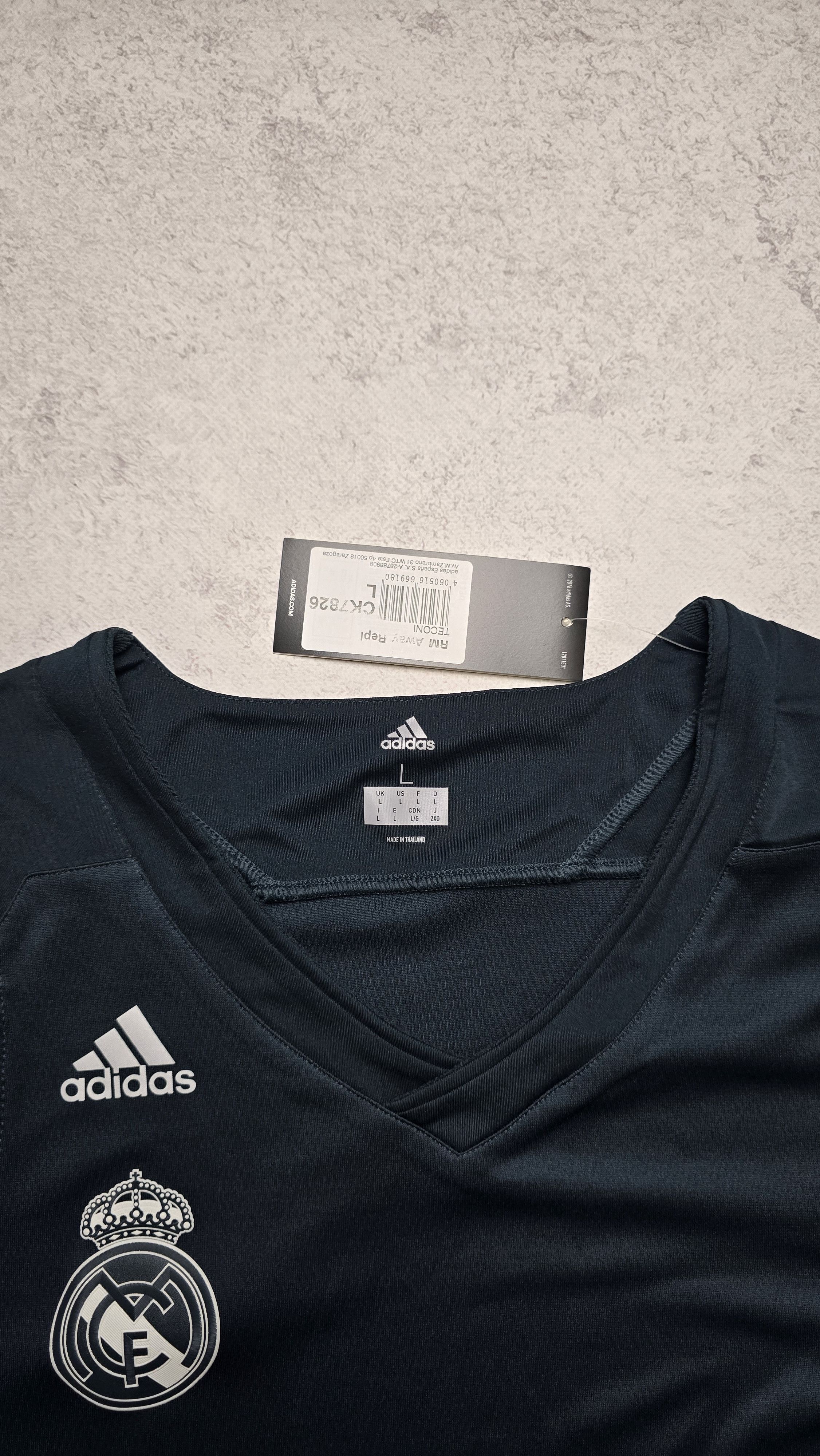Adidas Adidas Real Madrid 2018-19 Away Basketball Jersey Size US L / EU 52-54 / 3 - 8 Thumbnail