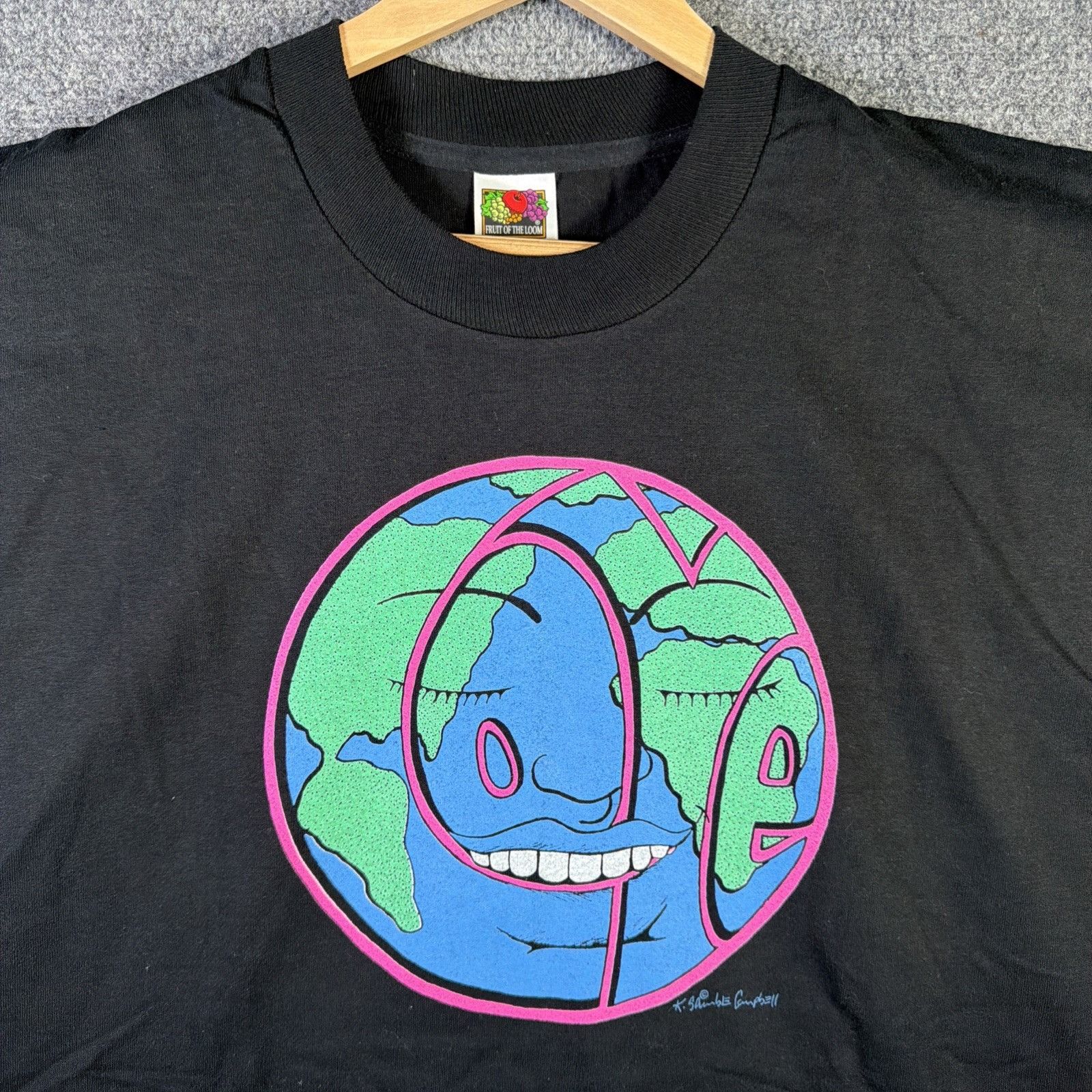 Fruit Of The Loom Vintage Earth Shirt XL Black 90s Planet Love Art Abstract Size US XL / EU 56 / 4 - 1 Thumbnail