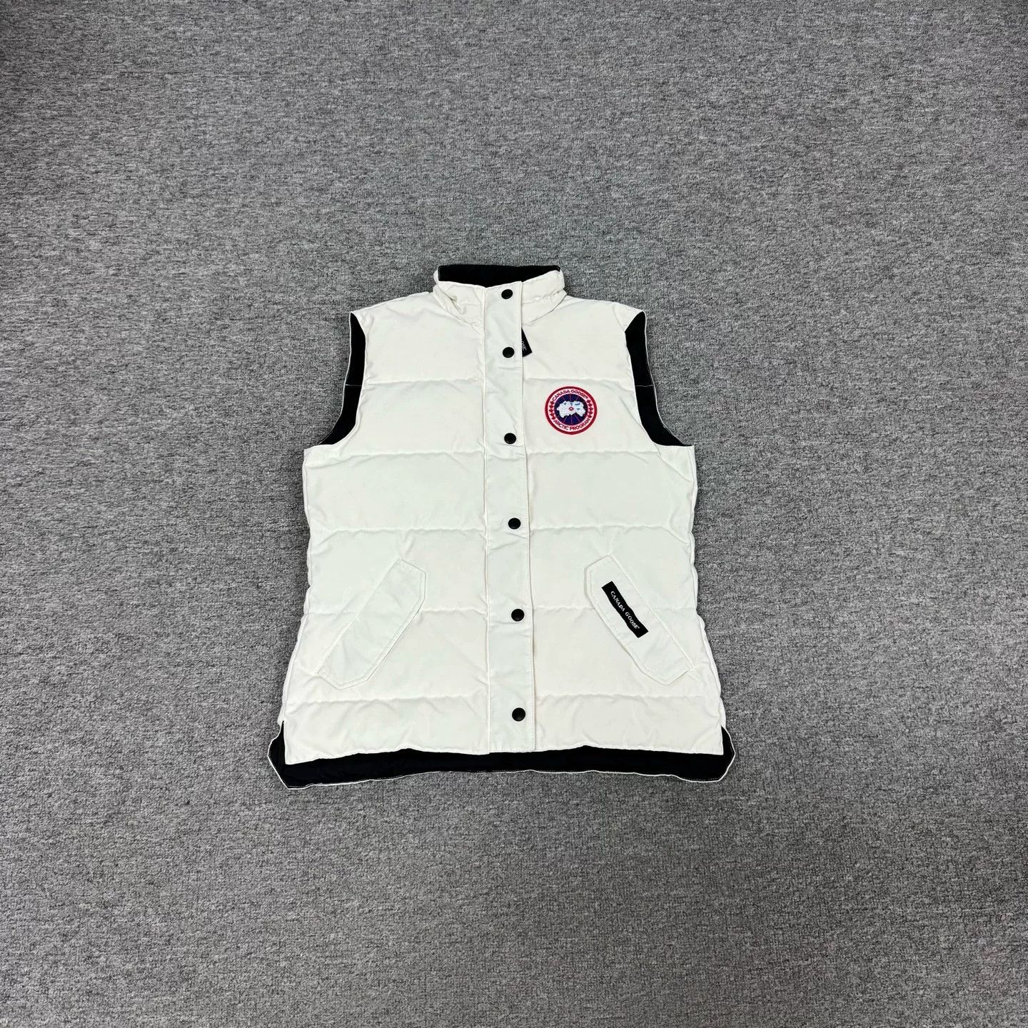 Canada Goose Canada Goose White Logo Down Vest M Size US M / EU 48-50 / 2 - 1 Thumbnail