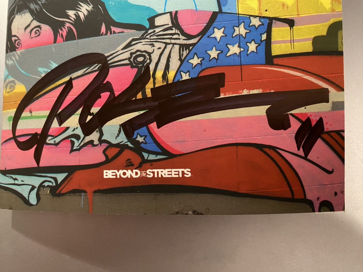 Other Pose msk autographed signed beyond the streets book Size ONE SIZE - 2 Thumbnail