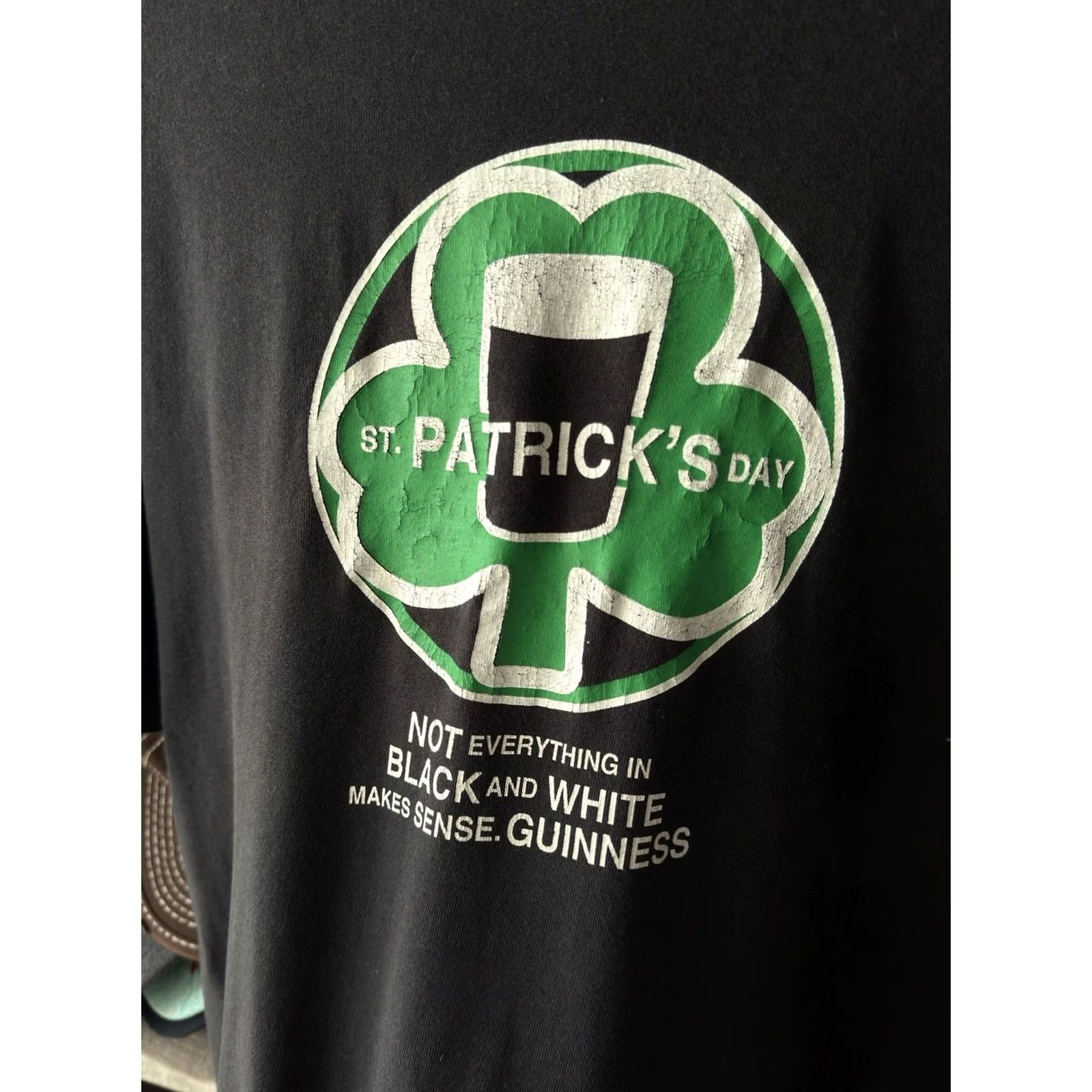 Vintage VINTAGE Screen Stars 1997 Guinness Patrick`s Day Shirt Mens XL Black Short Sleeve Logo 90s Merch T-Shirt Size US XL / EU 56 / 4 - 4 Thumbnail