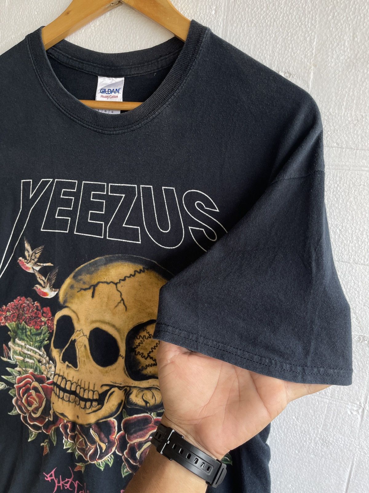 Yeezy 🔥KENYE WEST YEEZUS🔥Tour 2014 Australia Skull Roses Tshirt Size US L / EU 52-54 / 3 - 5 Thumbnail