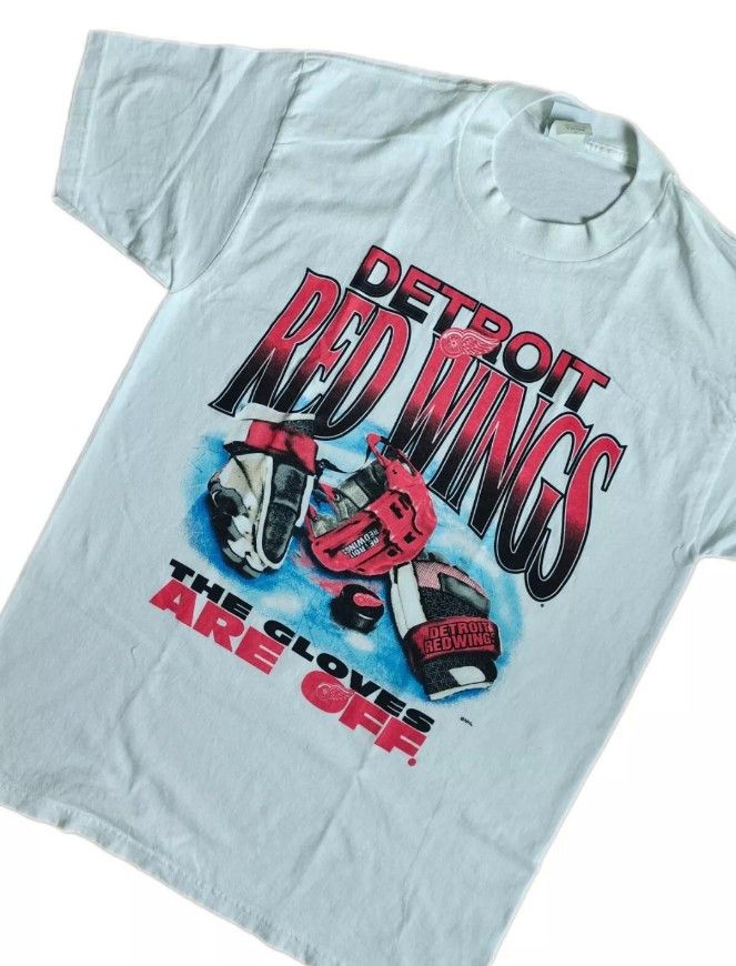 NHL × Vintage Vintage Detroit Red Wings "The Gloves are off" 90s t-shirt Size US L / EU 52-54 / 3 - 2 Thumbnail