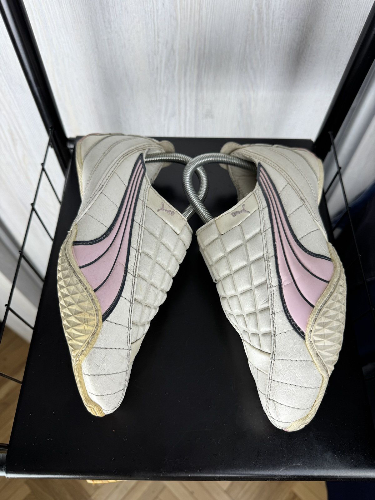 Puma Puma UKE V Limited Edition y2k 00s white pink leather shoes Size US 7 / EU 40 - 8 Thumbnail