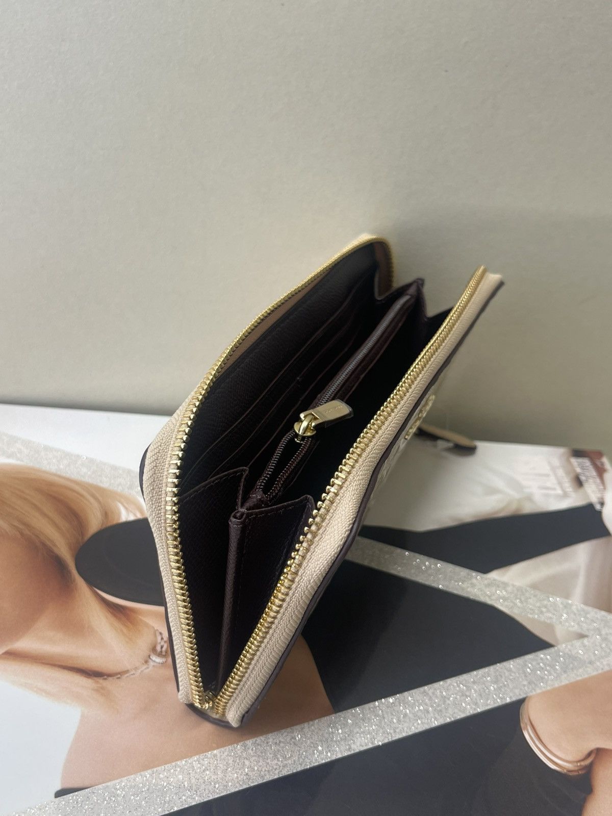 Coach (new+card) Coach long wallet signature monogram Size ONE SIZE - 11 Thumbnail