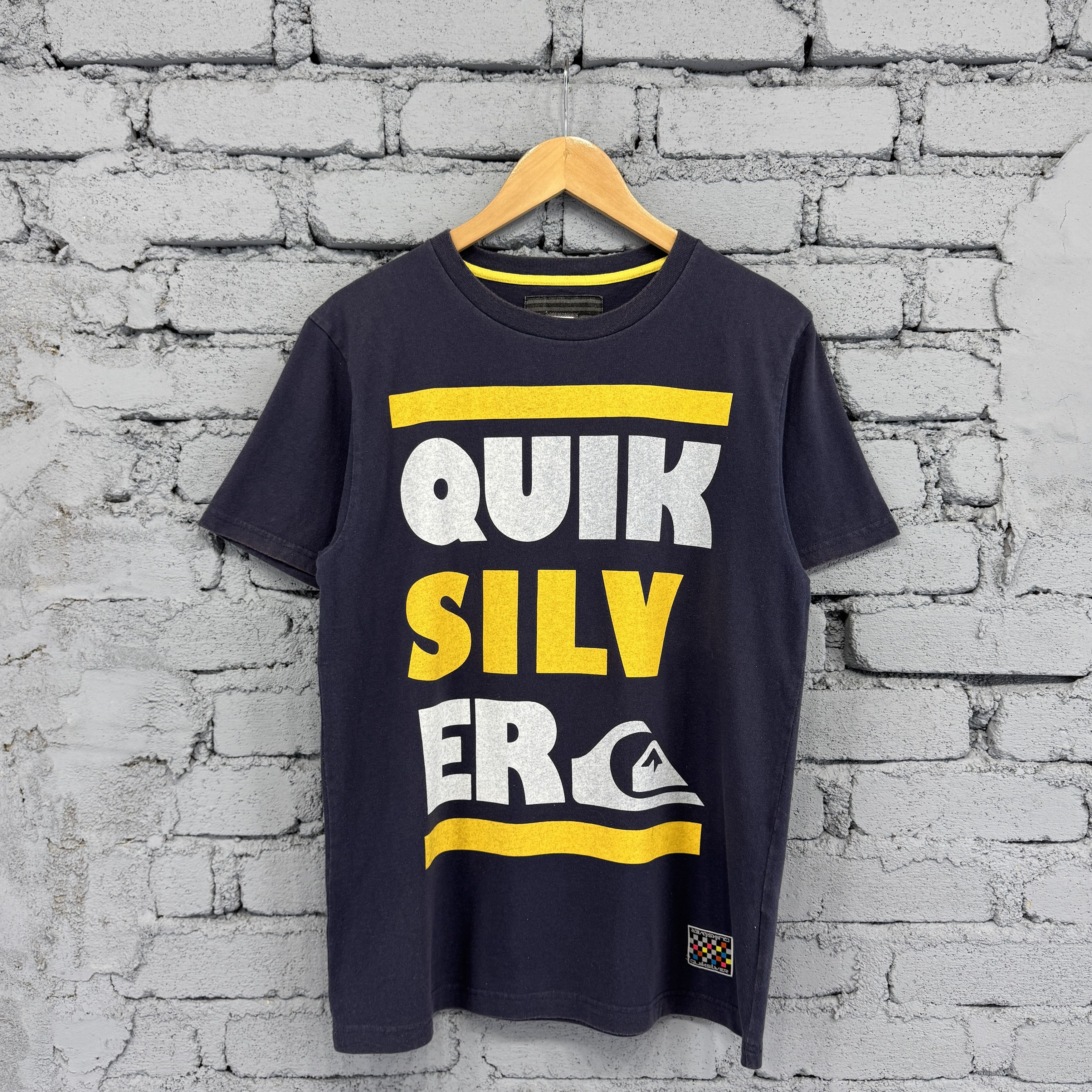 Vintage Quiksilver Big Logo Surfing Sunfaded Tshirt