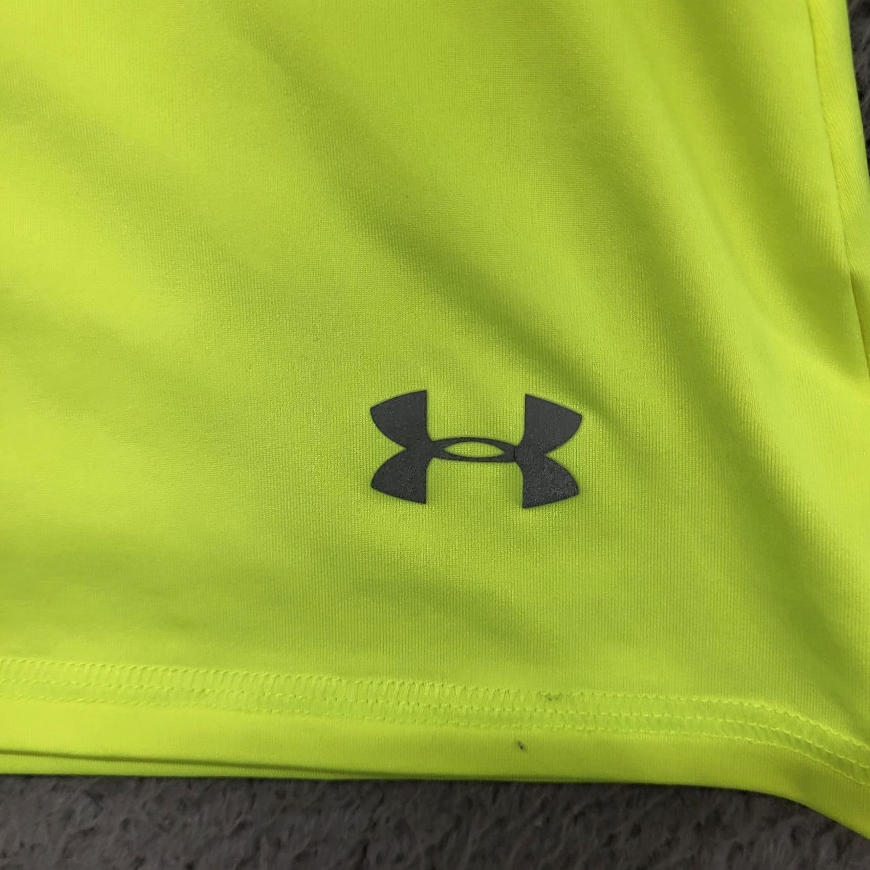 Under Armour Under Armour Shirt Short Sleeve Heat Gear Neon Hers Running Sz Small, Semi-Fitted, Breathable, Moisture Wicking, Activewear, Women, Yellow Size S / US 4 / IT 40 - 7 Thumbnail