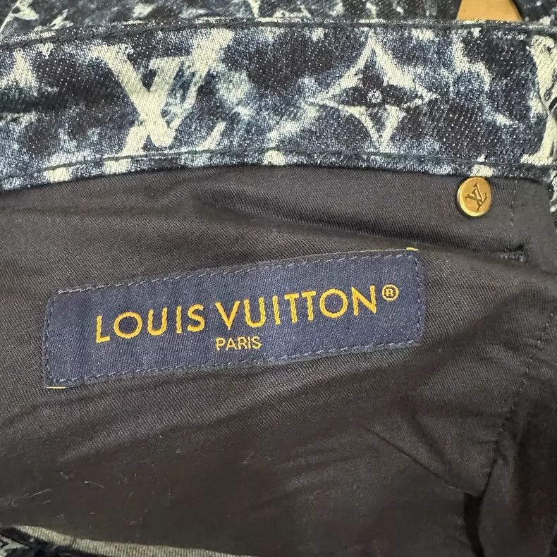 Louis Vuitton Louis Vuitton Slit jeans with full logo hem jeans Nextarrow Size US 33 - 6 Thumbnail