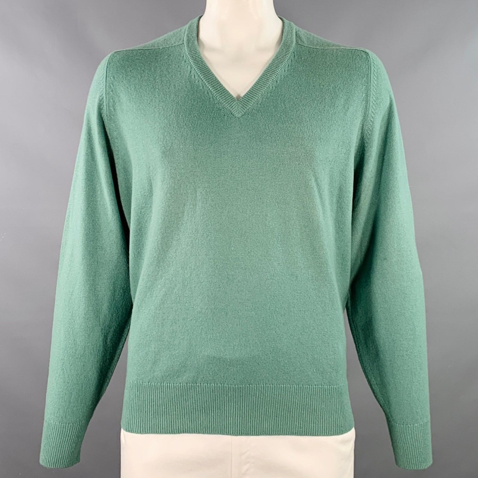 Other I.MAGNIN Size XL Green Sage Cashmere V-Neck Pullover Size US XL / EU 56 / 4 - 1 Thumbnail