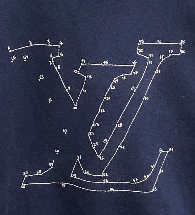 Louis Vuitton Louis Vuitton LV Embroidered Sweatshirt Size US L / EU 52-54 / 3 - 3 Thumbnail