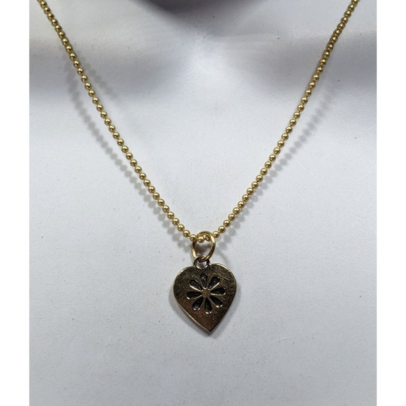Other Minimalist Coquette Heart Pendant Necklace Gold Tone With Fl Size ONE SIZE - 3 Thumbnail