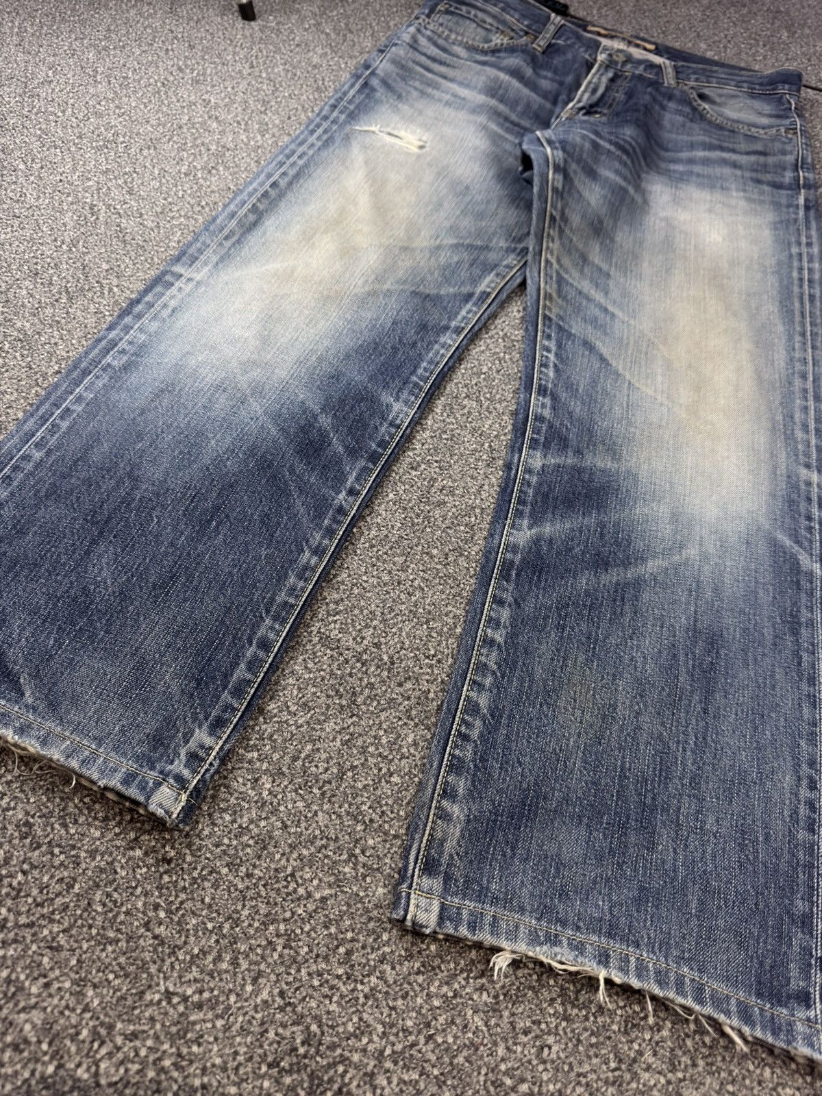 Fashion Victim Vintage 90s Uniqlo Whisker Faded Wash Distressed Denim W32 Size US 32 / EU 48 - 6 Thumbnail