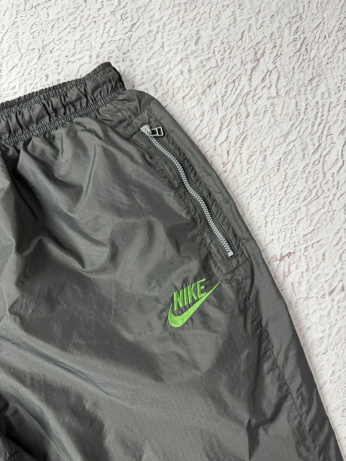 Nike Nike Vintage 90s black nylon shimmer logo swoosh track pants Size US 32 / EU 48 - 6 Thumbnail