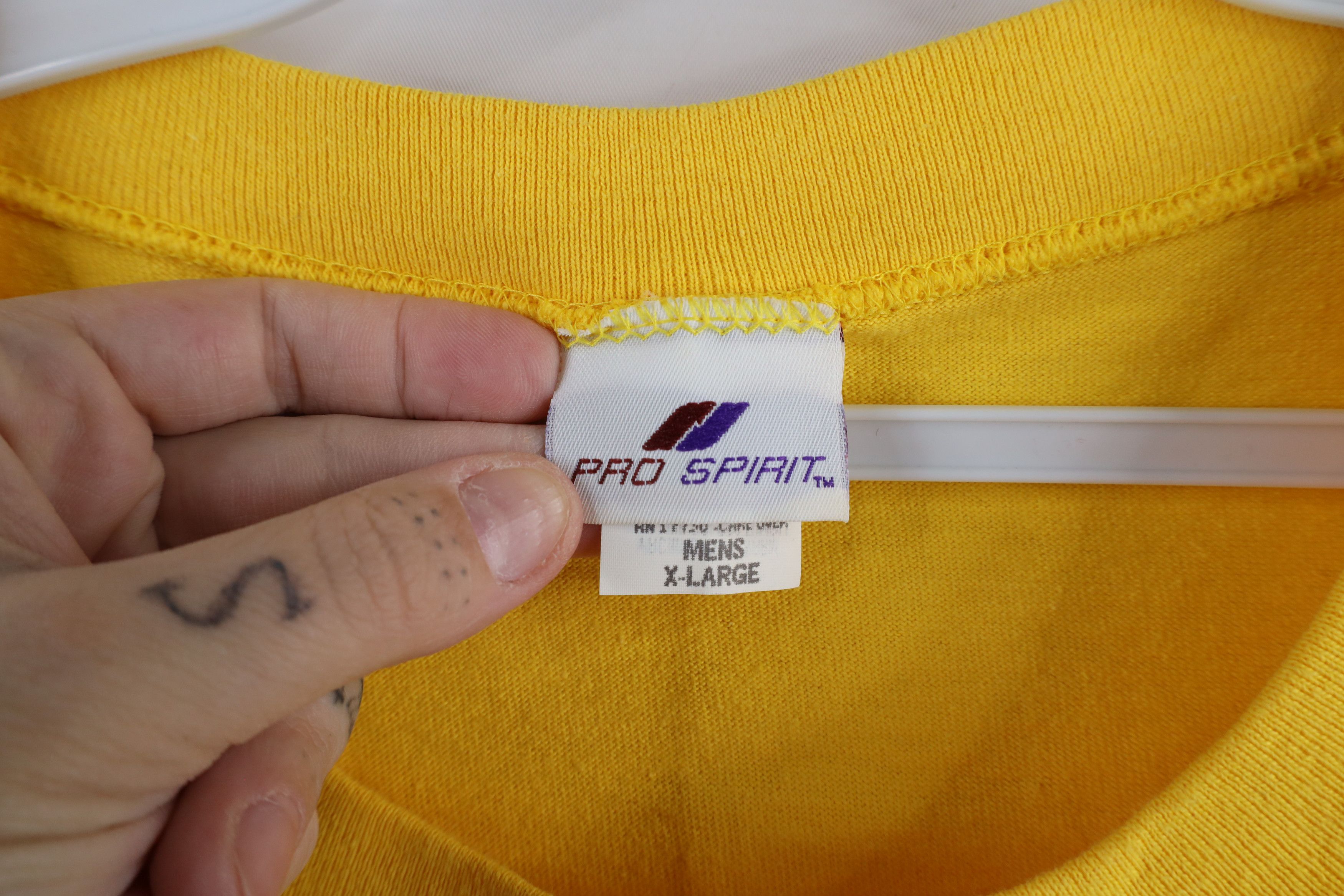 Vintage Vintage 90s Streetwear Sleeveless Muscle T-Shirt Yellow USA Size US XL / EU 56 / 4 - 5 Thumbnail