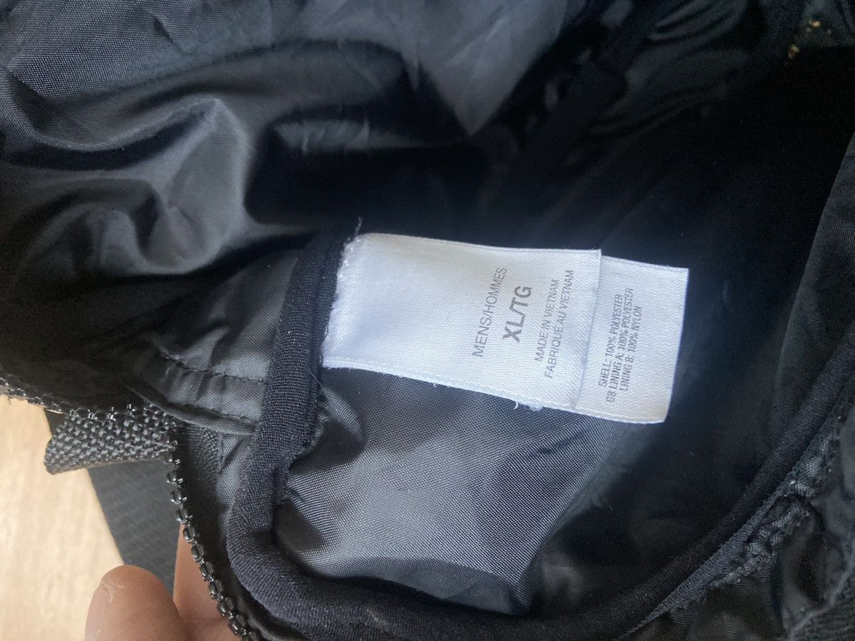 The North Face × Vintage custom bag made from an original vintage north face fleece Size 32 - 7 Thumbnail