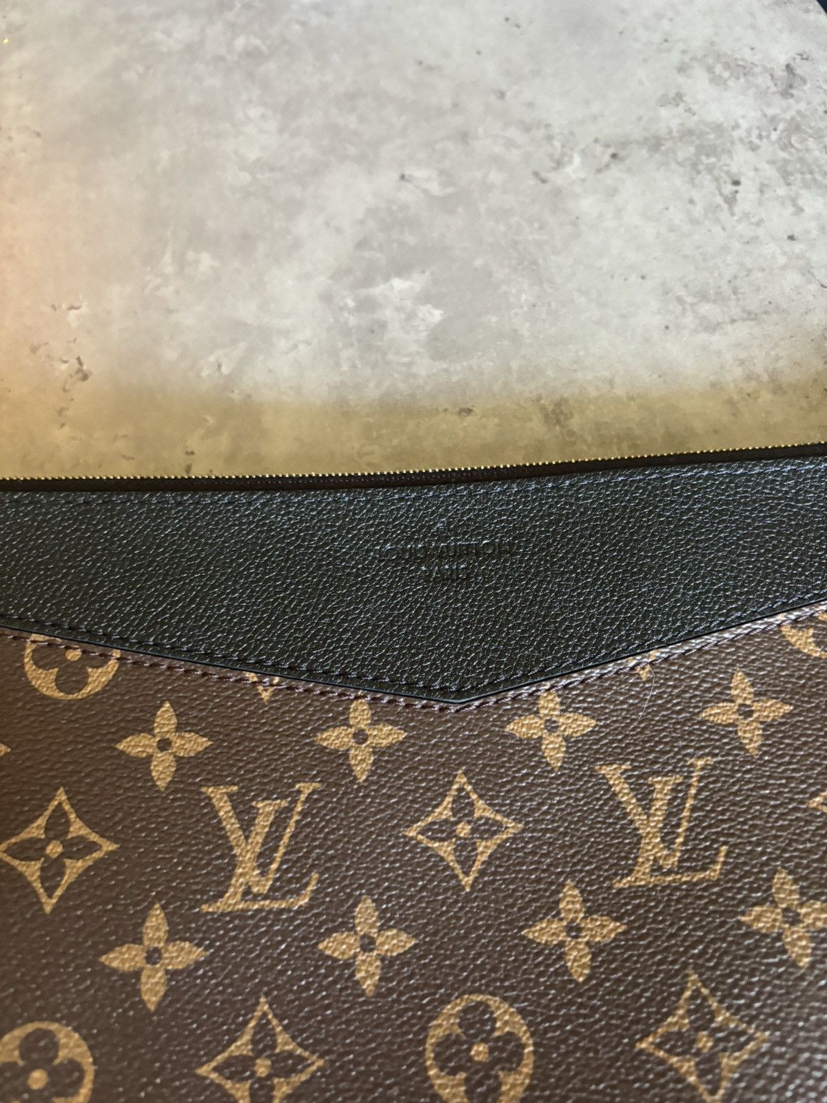 Louis Vuitton Lv monogram pouch Size ONE SIZE - 2 Thumbnail