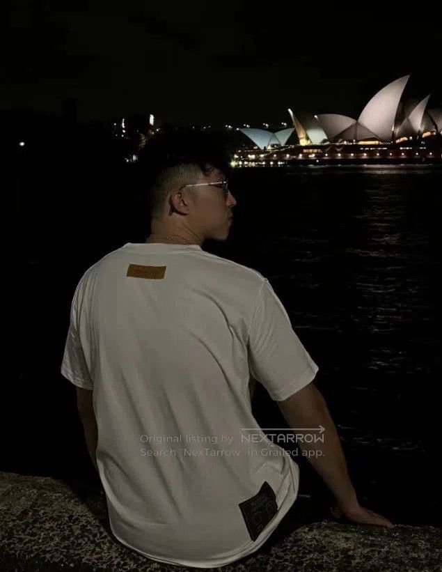 Louis Vuitton louis vuitton white short sleeve t. Size US M / EU 48-50 / 2 - 5 Thumbnail