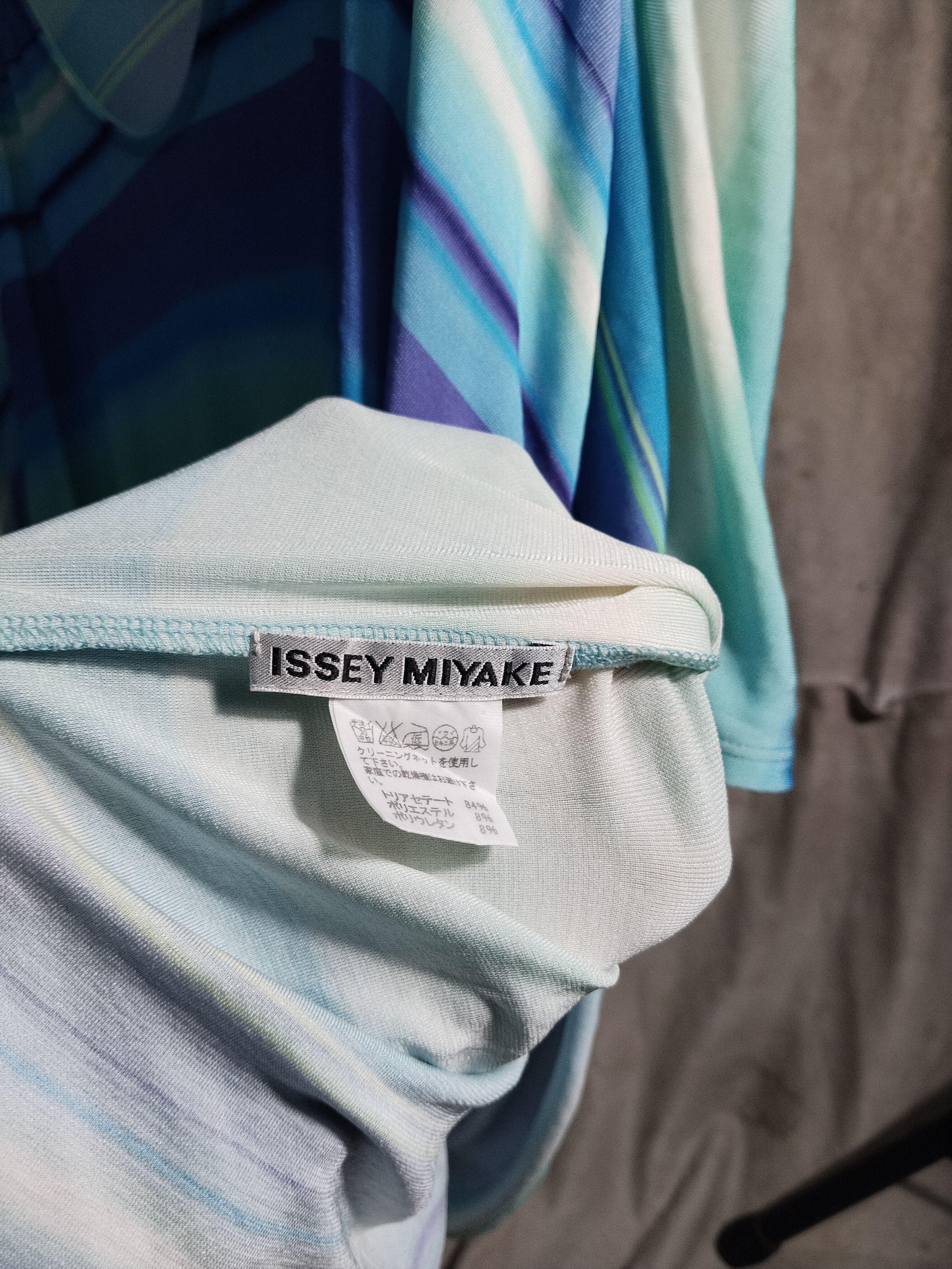Issey Miyake × Japanese Brand × Pleats Please Issey Miyake ISSEY MIYAKE rainbow poncho shirt Size XS / US 0-2 / IT 36-38 - 3 Thumbnail