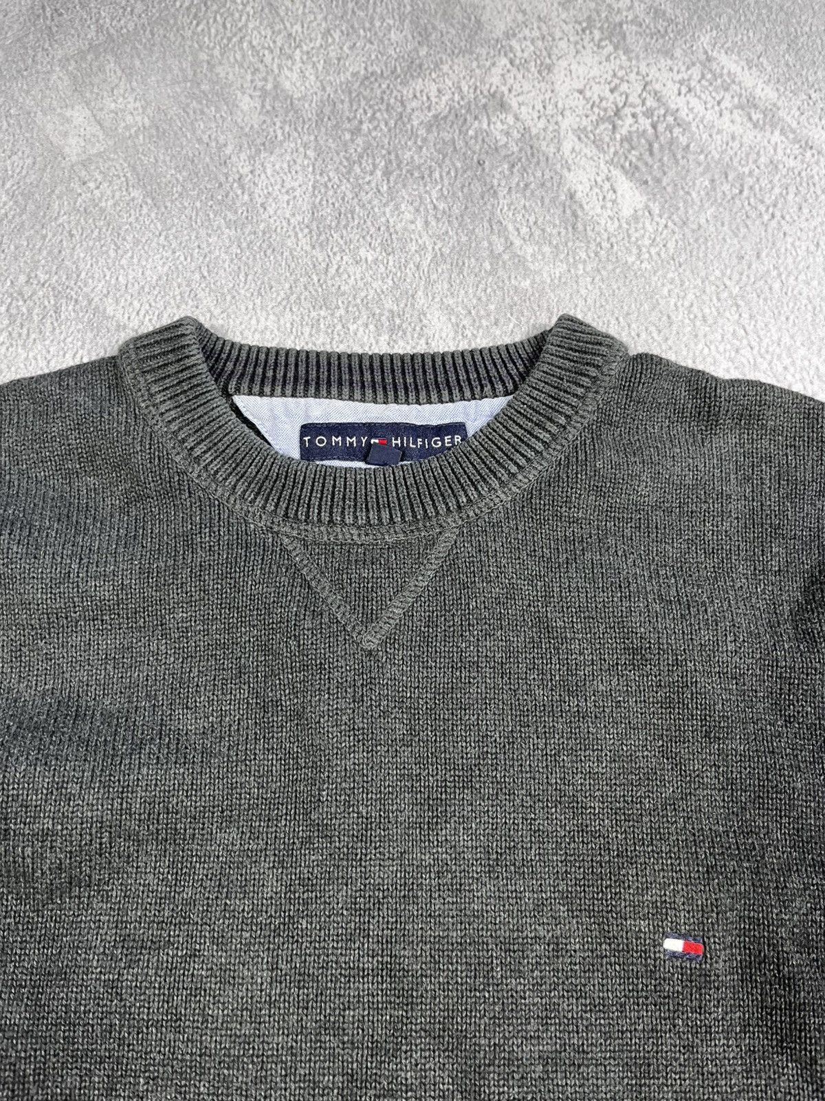 Tommy Hilfiger × Vintage Vintage Y2K Tommy Hilfiger sweater old money style size M Size US M / EU 48-50 / 2 - 4 Thumbnail