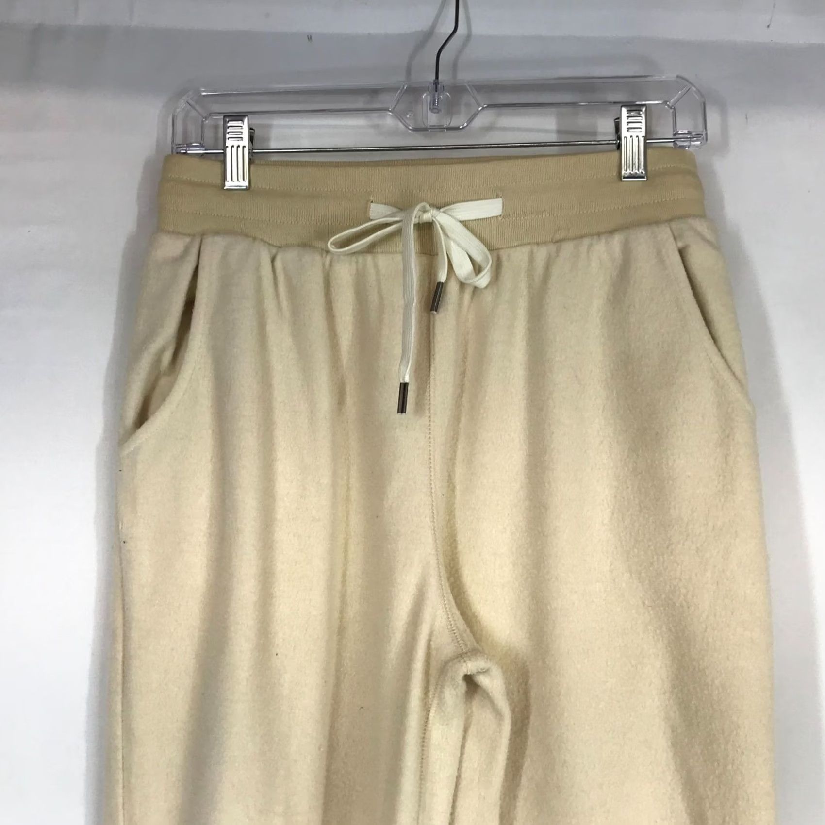 Vintage FEAT WOMEN'S MEDIUM JOGGER PANTS CREAM POLYESTER BLEND DRAWSTRING WAIST Size 32" / US 10 / IT 46 - 2 Thumbnail