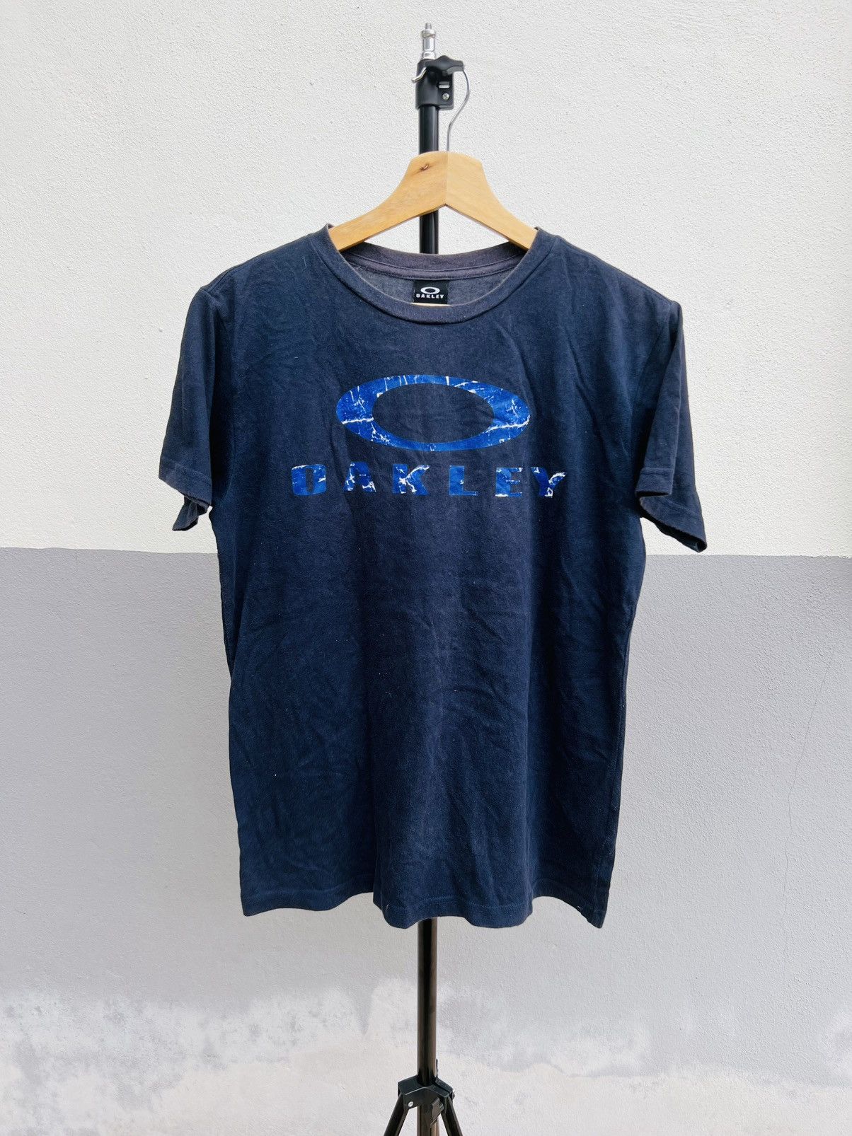 Oakley Vintage Y2K Oakley Logo Tshirt Size US M / EU 48-50 / 2 - 1 Thumbnail