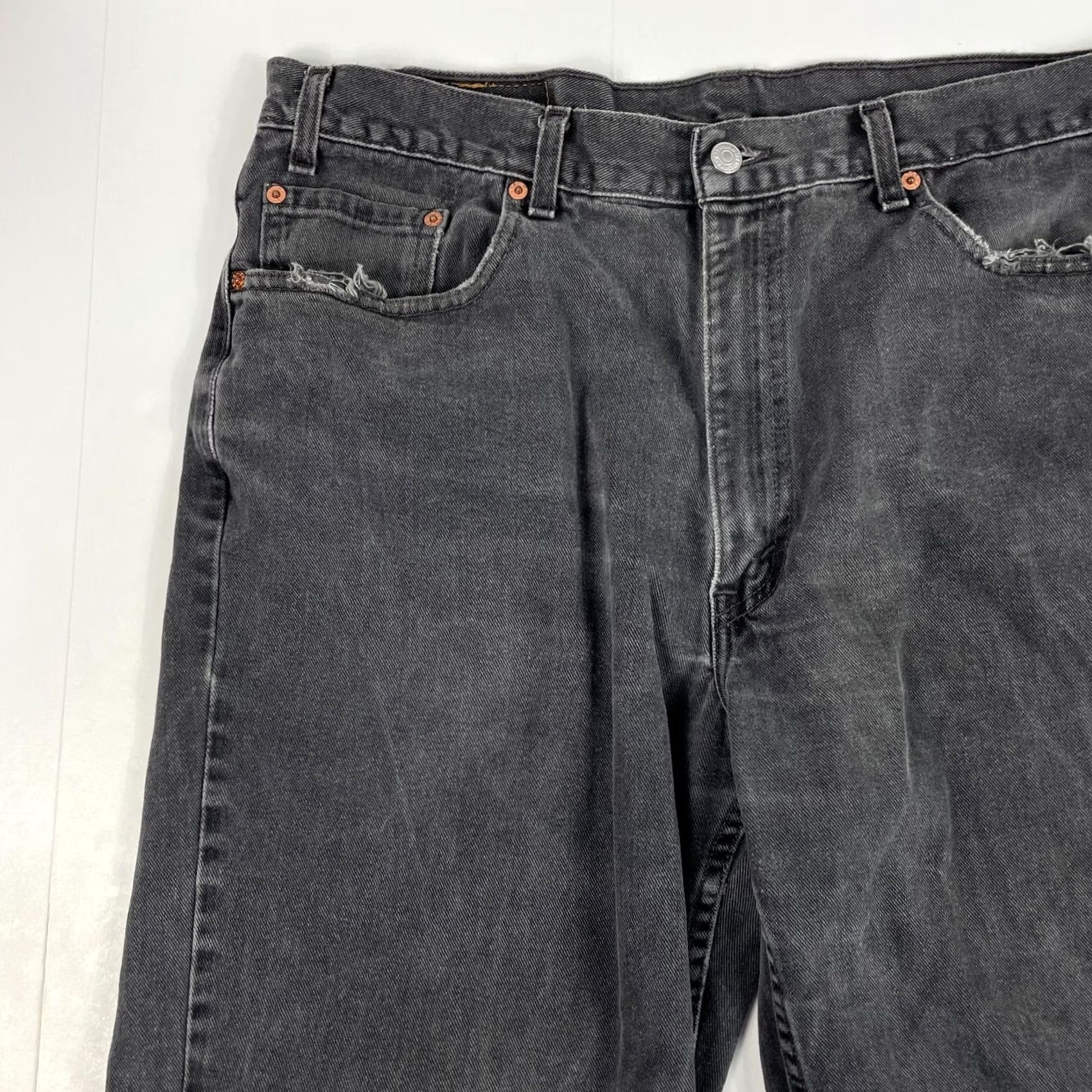 Levi's Levi's 90s Vintage Jeans - Dark Wash, Straight Fit, 40in Waist, 32in Inseam - Relaxed Fit Men's Jeans 5-Pocket Jeans Size US 40 / EU 56 - 2 Thumbnail