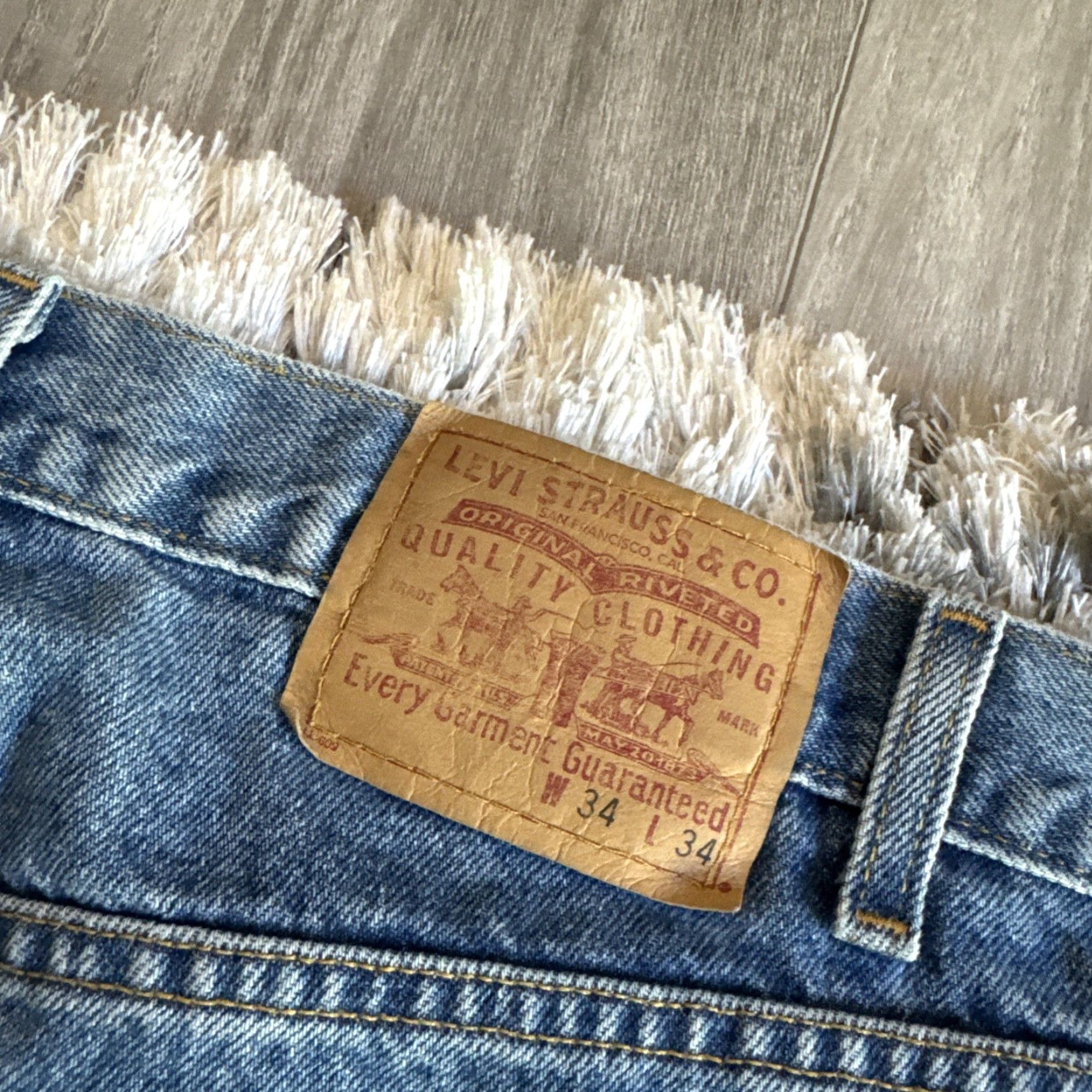 Levi's VINTAGE Levi’s 43901 Blue Denim Relaxed Fit Straight Jeans Men’s 33x33 34x34 Tag RARE Mens Size US 33 - 5 Thumbnail