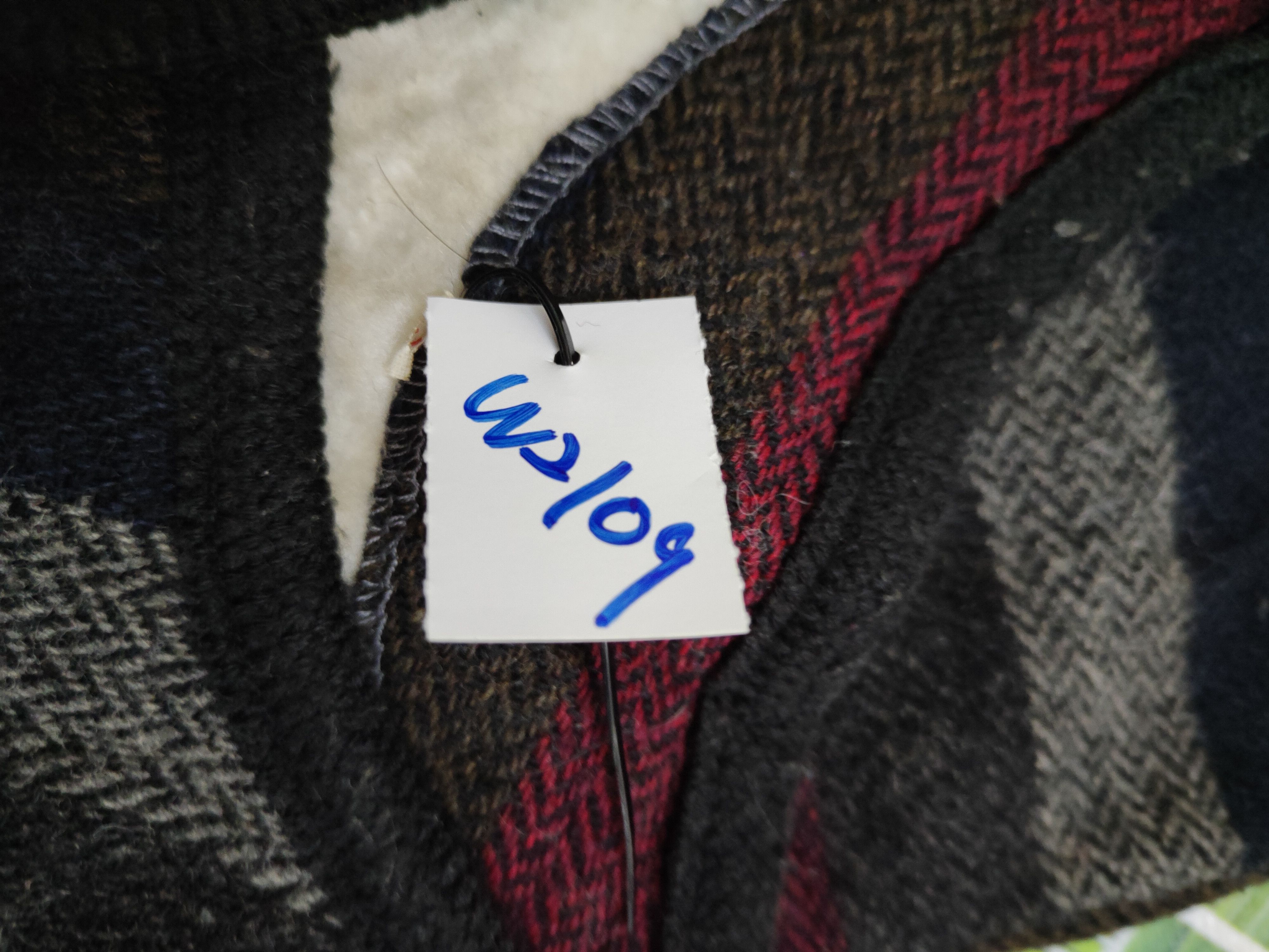 Vintage Japanese Brand Black Red Knitwear Cardigan #W2109 Size US L / EU 52-54 / 3 - 11 Thumbnail