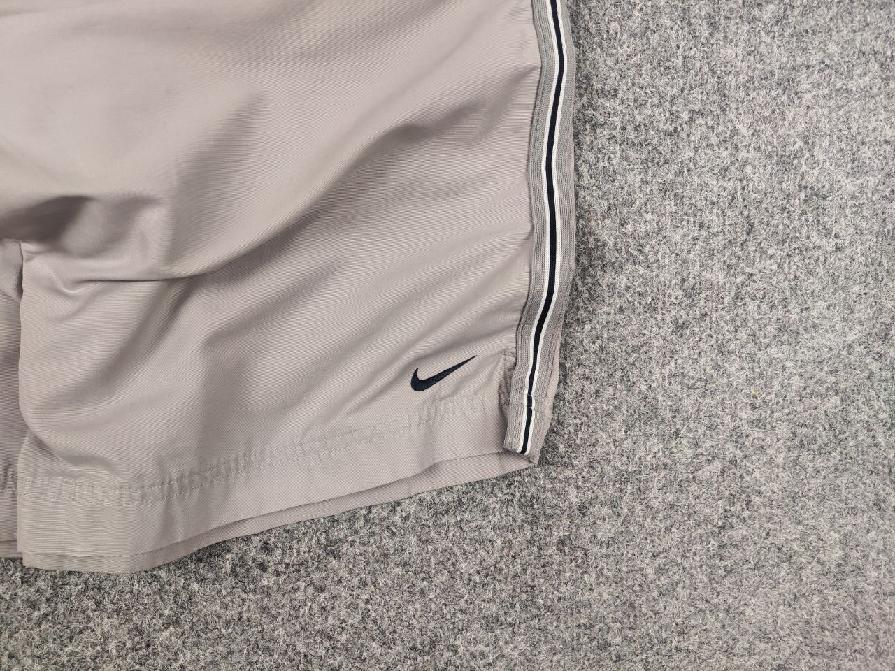 Nike Vintage Nike Swoosh Gray Light Pocket shorts Y2K Style Size US 34 / EU 50 - 6 Thumbnail