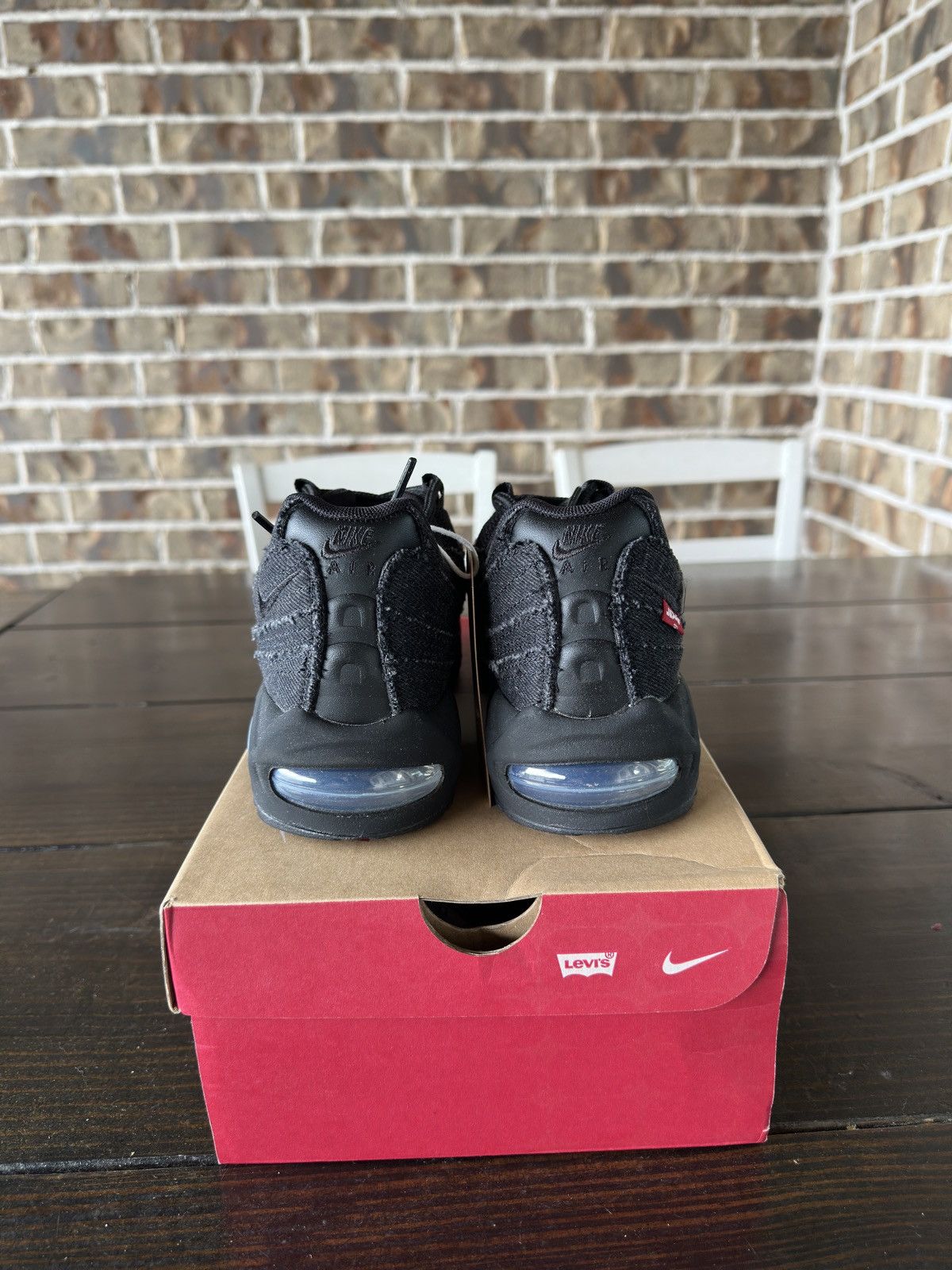 Levi's × Nike Levi’s x Nike Air Max 95 Denim Black Size US 8 / EU 41 - 4 Thumbnail