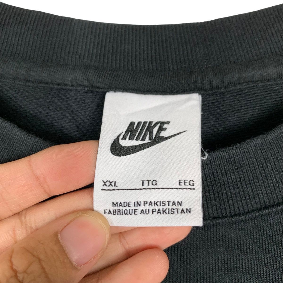 Nike NIKE White Tag Small Logo Sweatshirt #1536-C69 Size US XXL / EU 58 / 5 - 11 Thumbnail