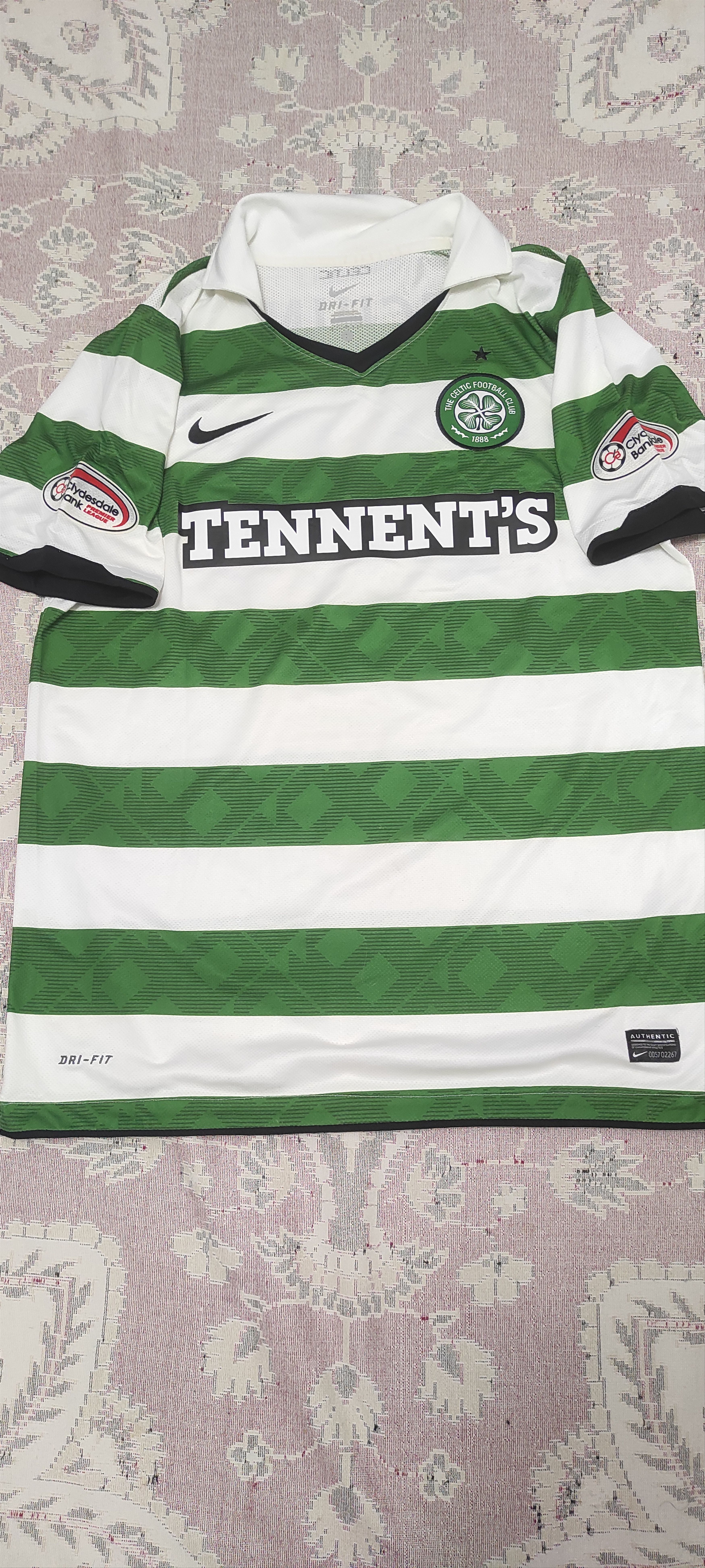 Nike Celtic #23 Hutchinson Match Worn Home football 2010 - 2012 Size US L / EU 52-54 / 3 - 1 Thumbnail