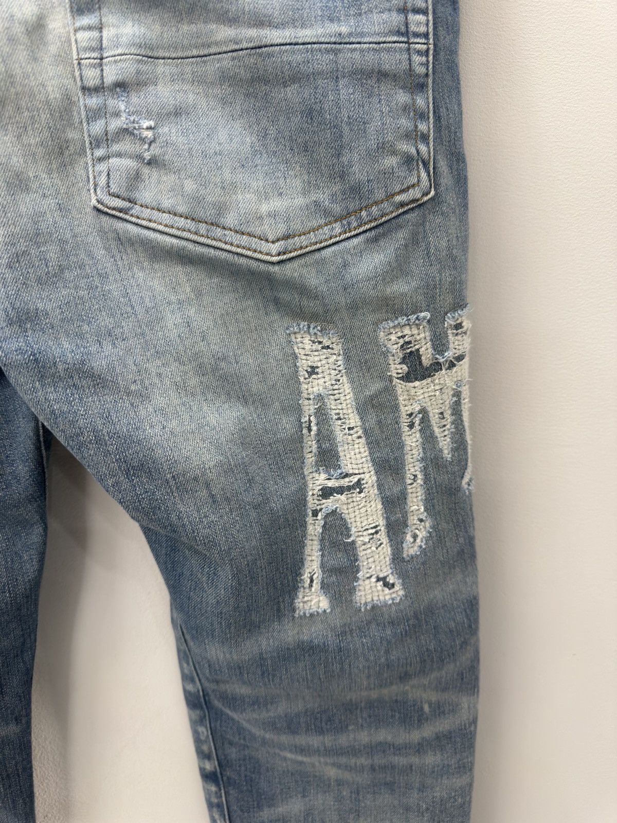 Amiri Amiri Blue Applique Logo Jeans Size US 33 - 7 Thumbnail