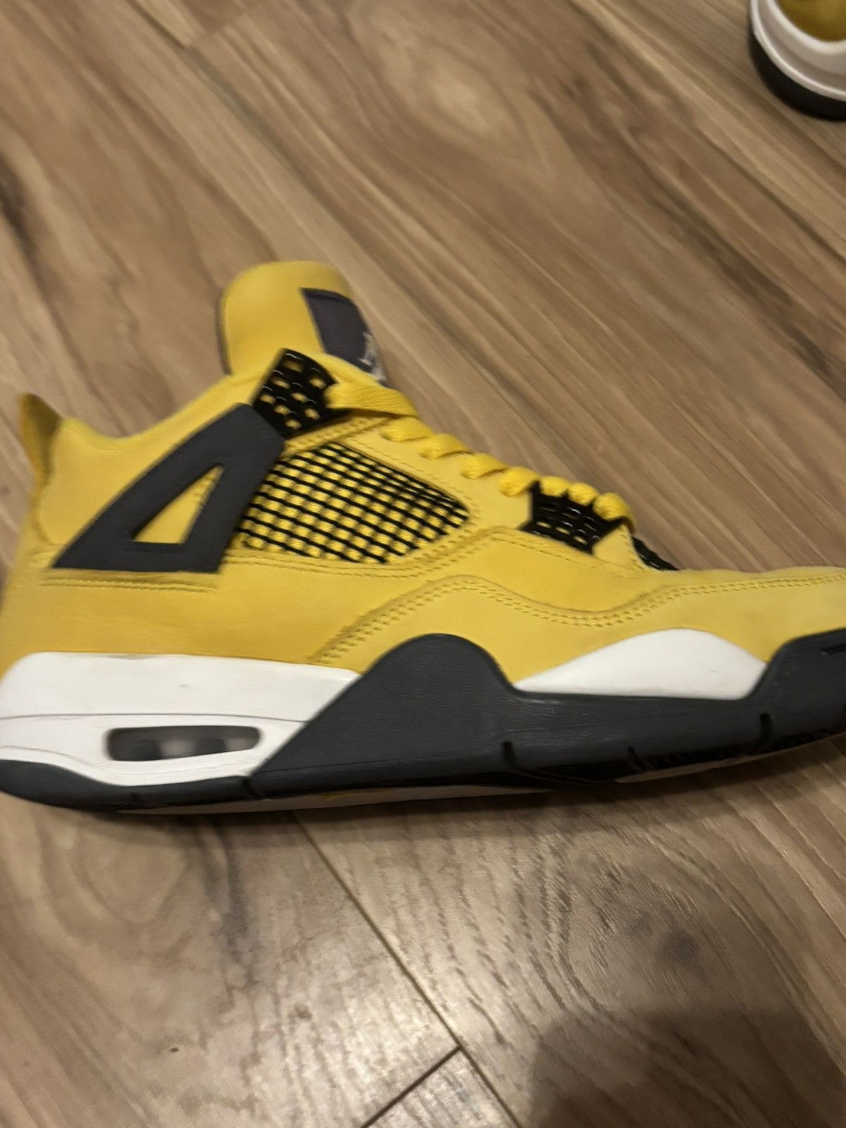 Jordan Brand Jordan 4 Lightning Size US 9.5 / EU 42-43 - 4 Thumbnail