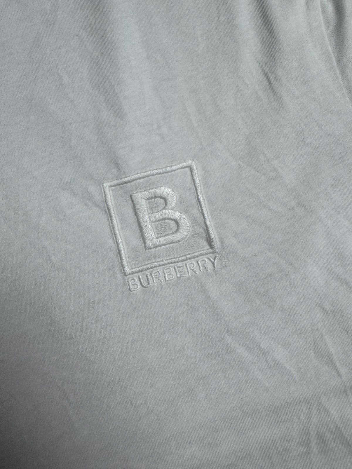 Burberry Burberry T-Shirt Streetwear Luxury Logo Rare Vintage Size US L / EU 52-54 / 3 - 2 Thumbnail