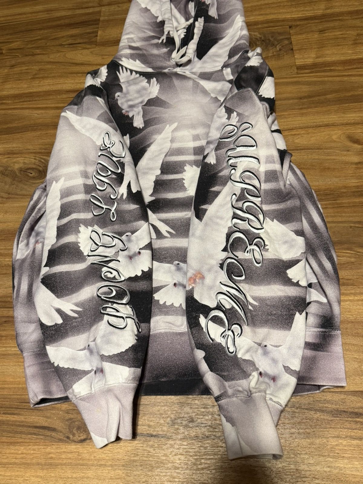 Supreme Supreme Doves Hoodie Medium Long Live Supreme Size US M / EU 48-50 / 2 - 2 Thumbnail