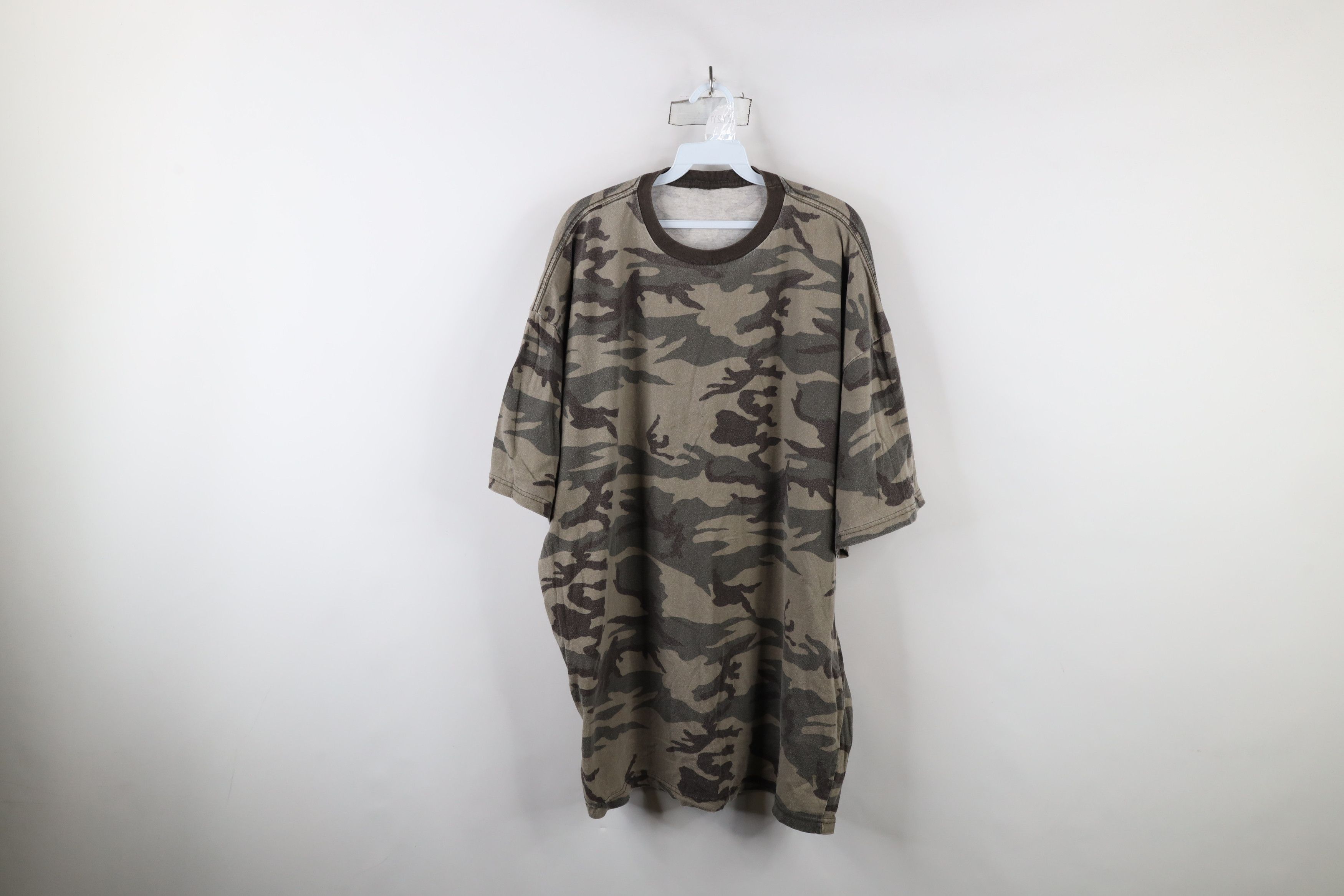 Vintage Vintage 90s Streetwear Camouflage Short Sleeve T-Shirt Size US XXL / EU 58 / 5 - 1 Thumbnail