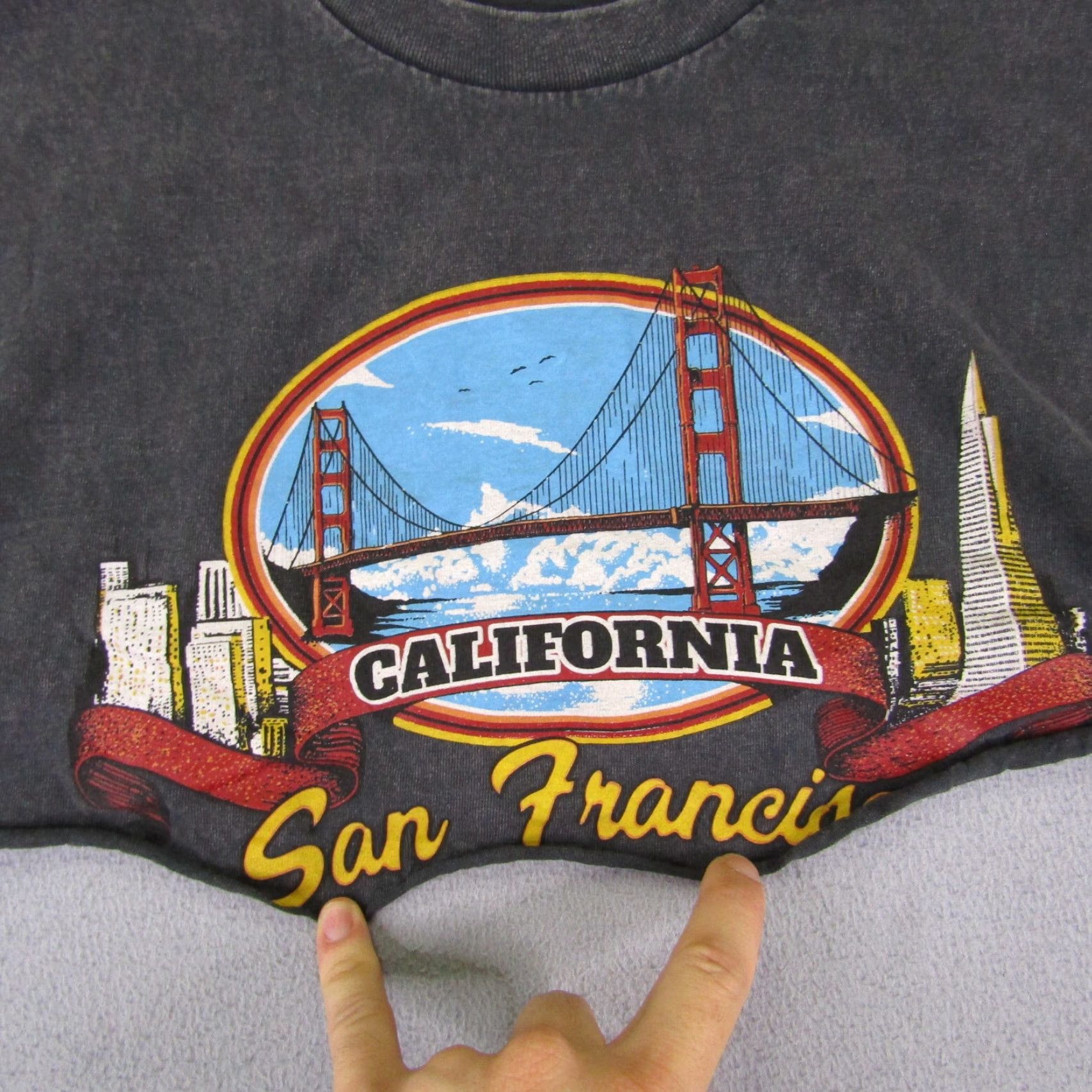 Vintage VINTAGE John Galt Shirt Womens One Size Gray Cropped T Shirt California City 90s Mens Women? Size ONE SIZE - 2 Thumbnail