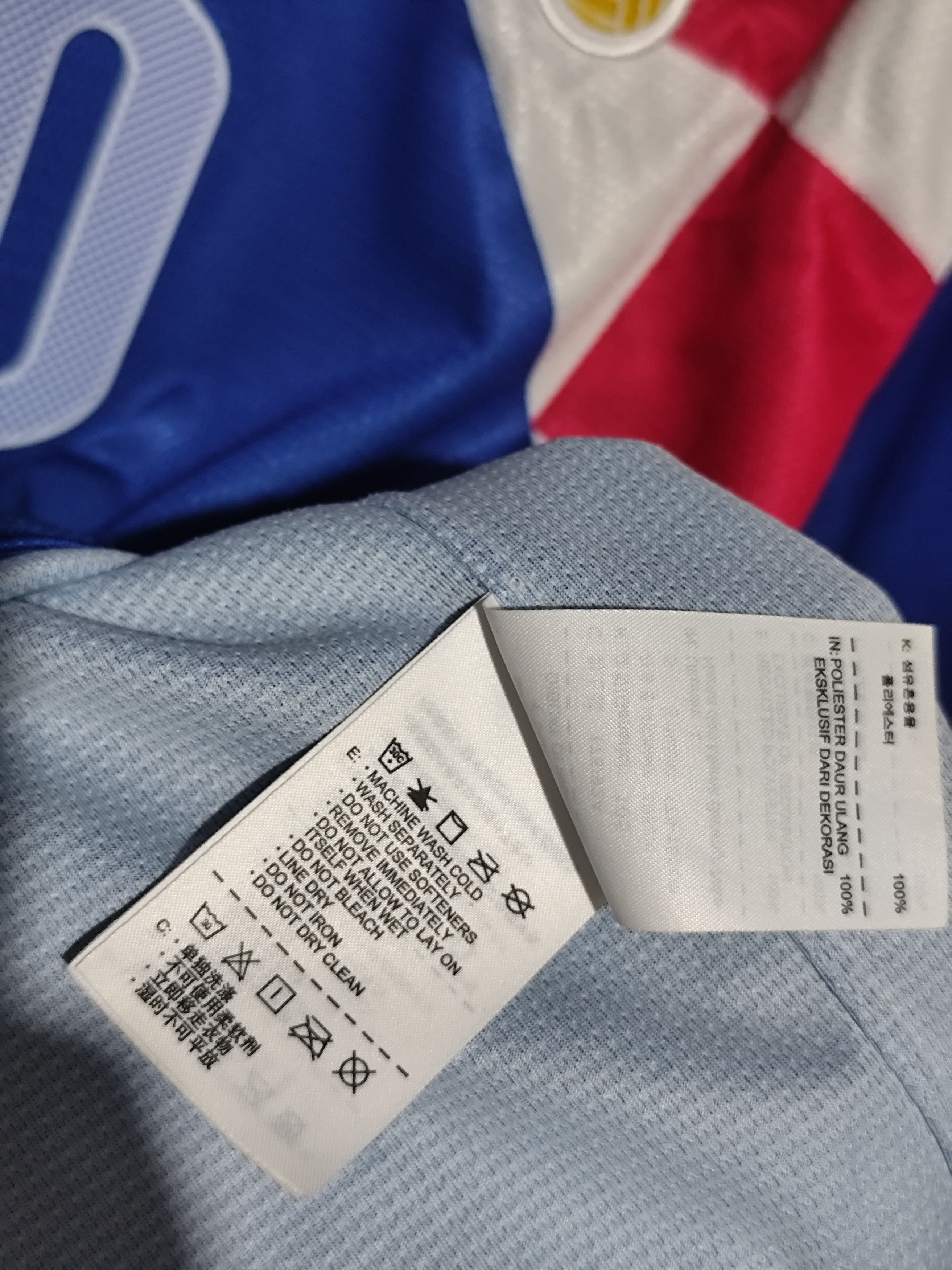 Nike Nike x Croatia 2012 Modric #10 Away Jersey Size US S / EU 44-46 / 1 - 17 Thumbnail